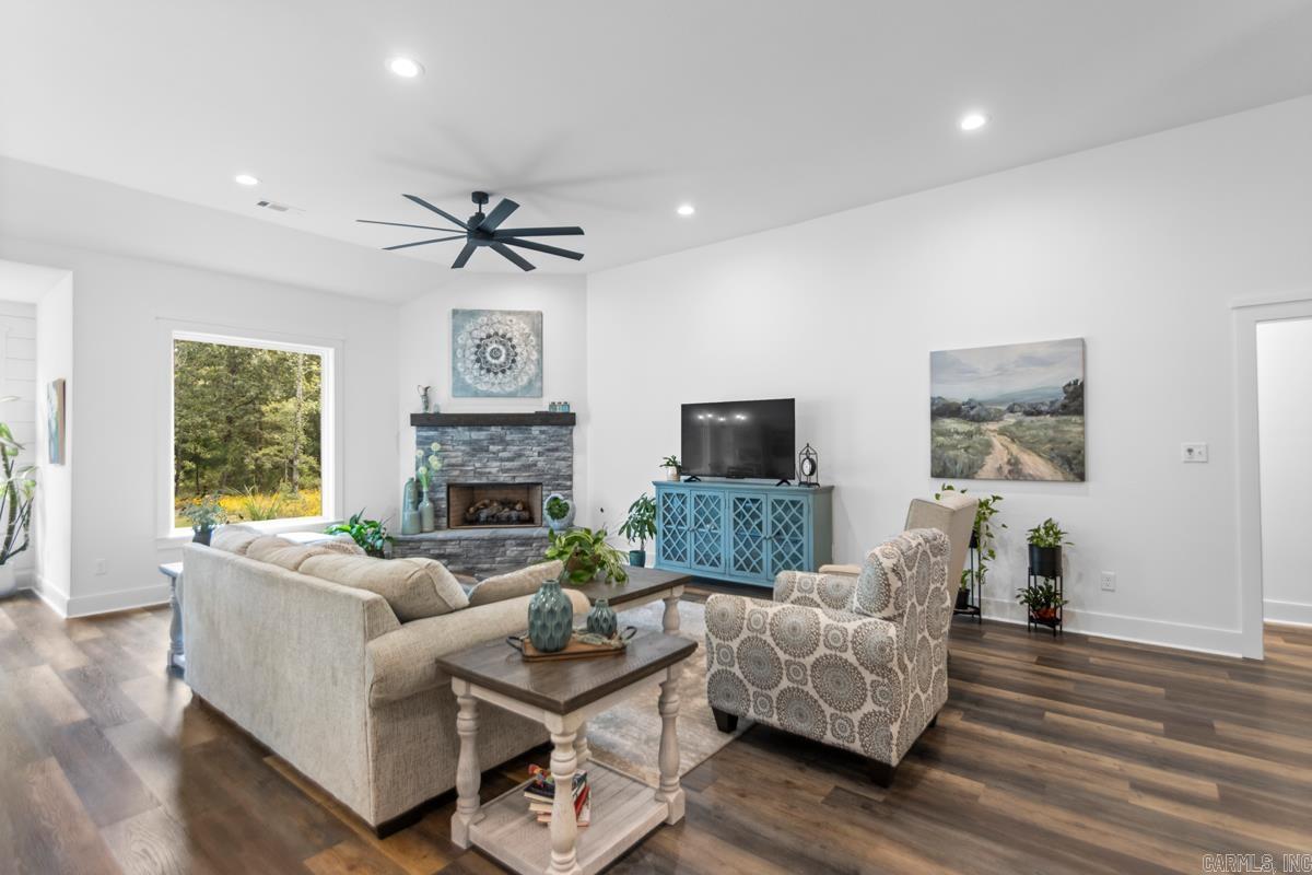 6118 Creekwater  Alexander, AR