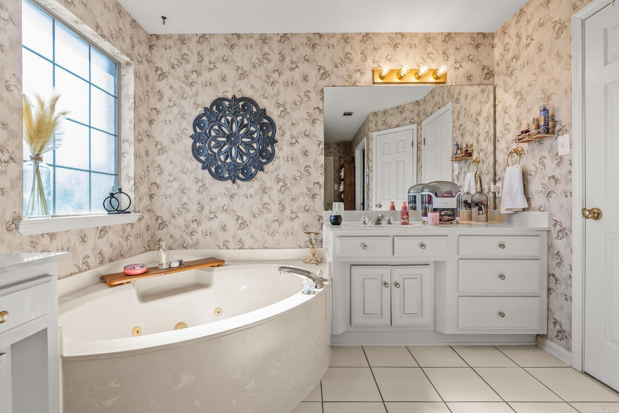 50 Saddle Brook  Austin, AR
