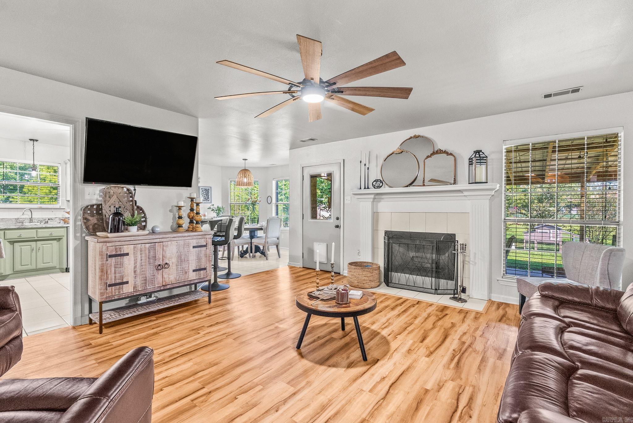 50 Saddle Brook  Austin, AR