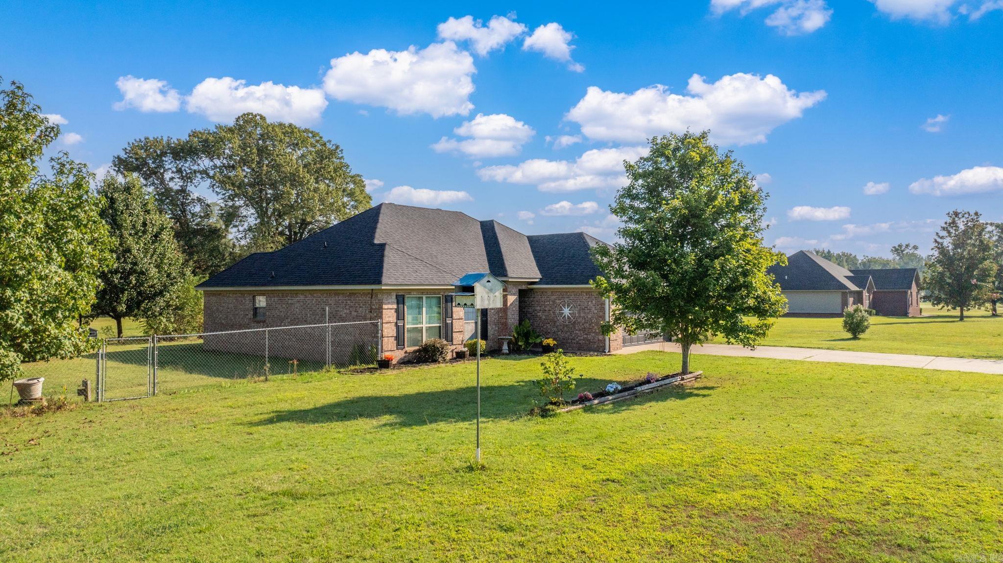 50 Saddle Brook  Austin, AR
