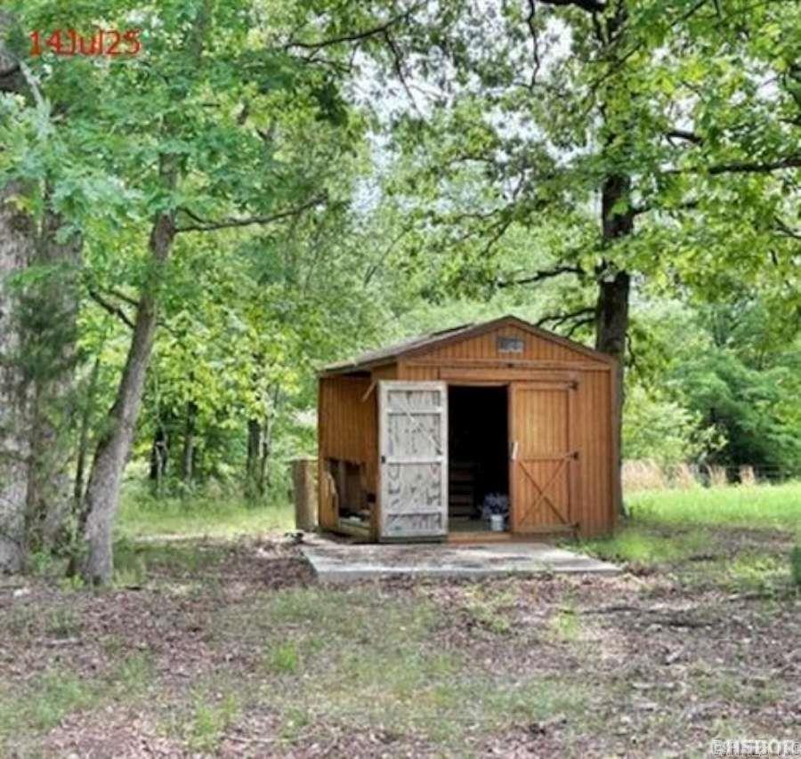135 Burnett Road  Delight, AR