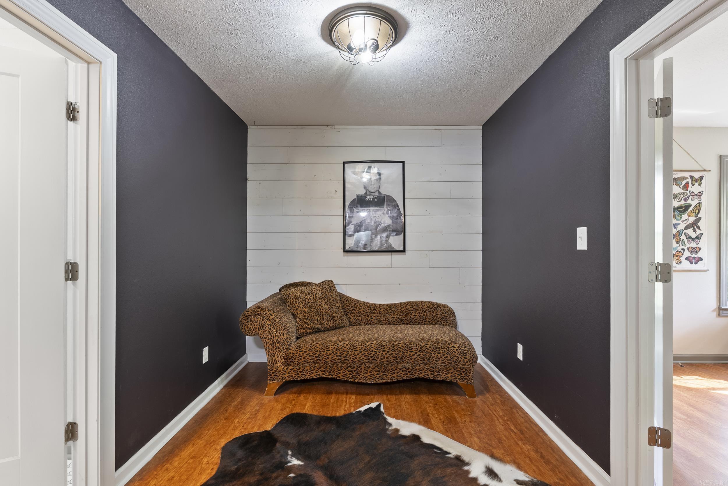30 Conwell  Conway, AR