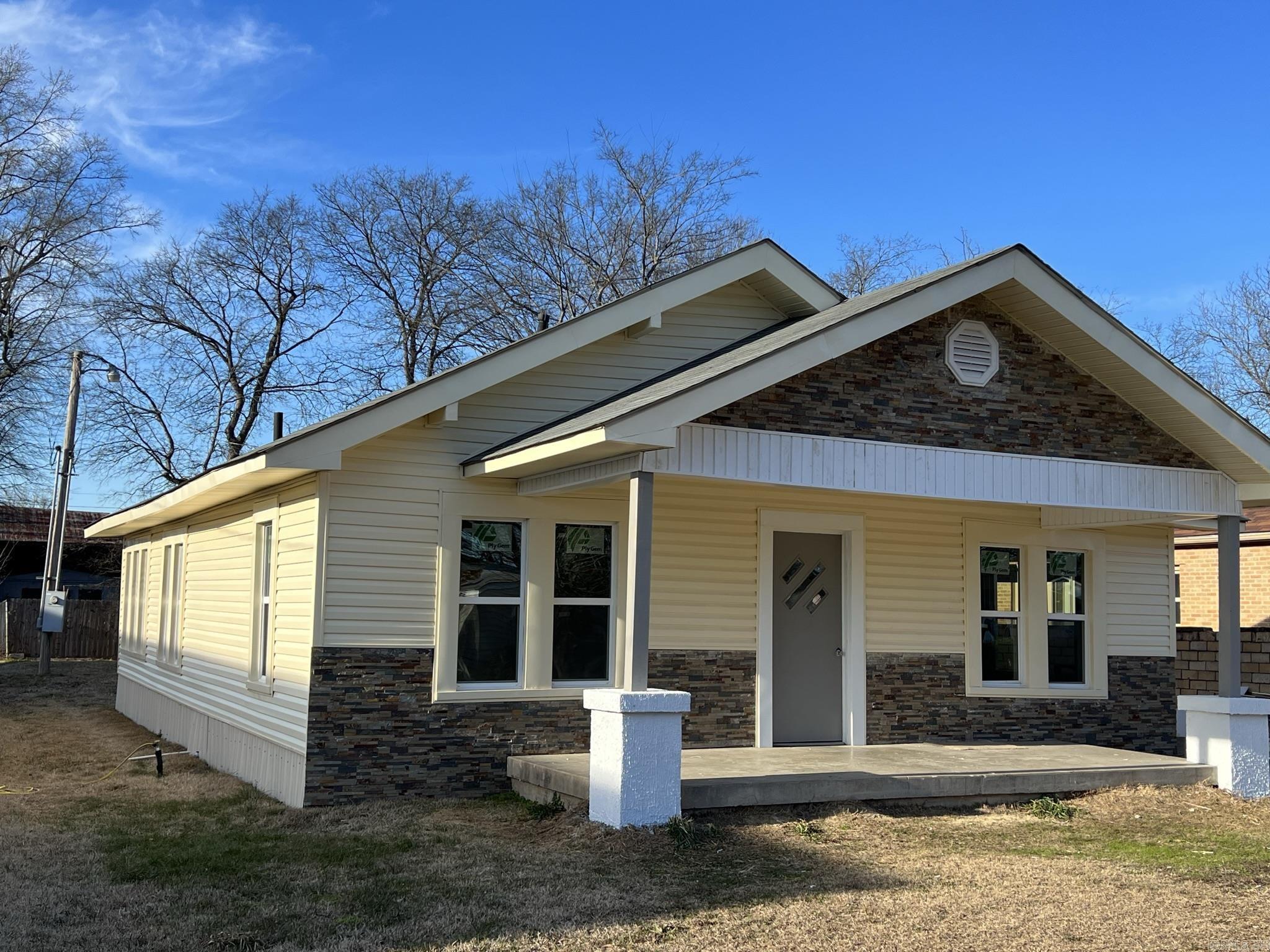 516 E 2nd South  Prescott, AR