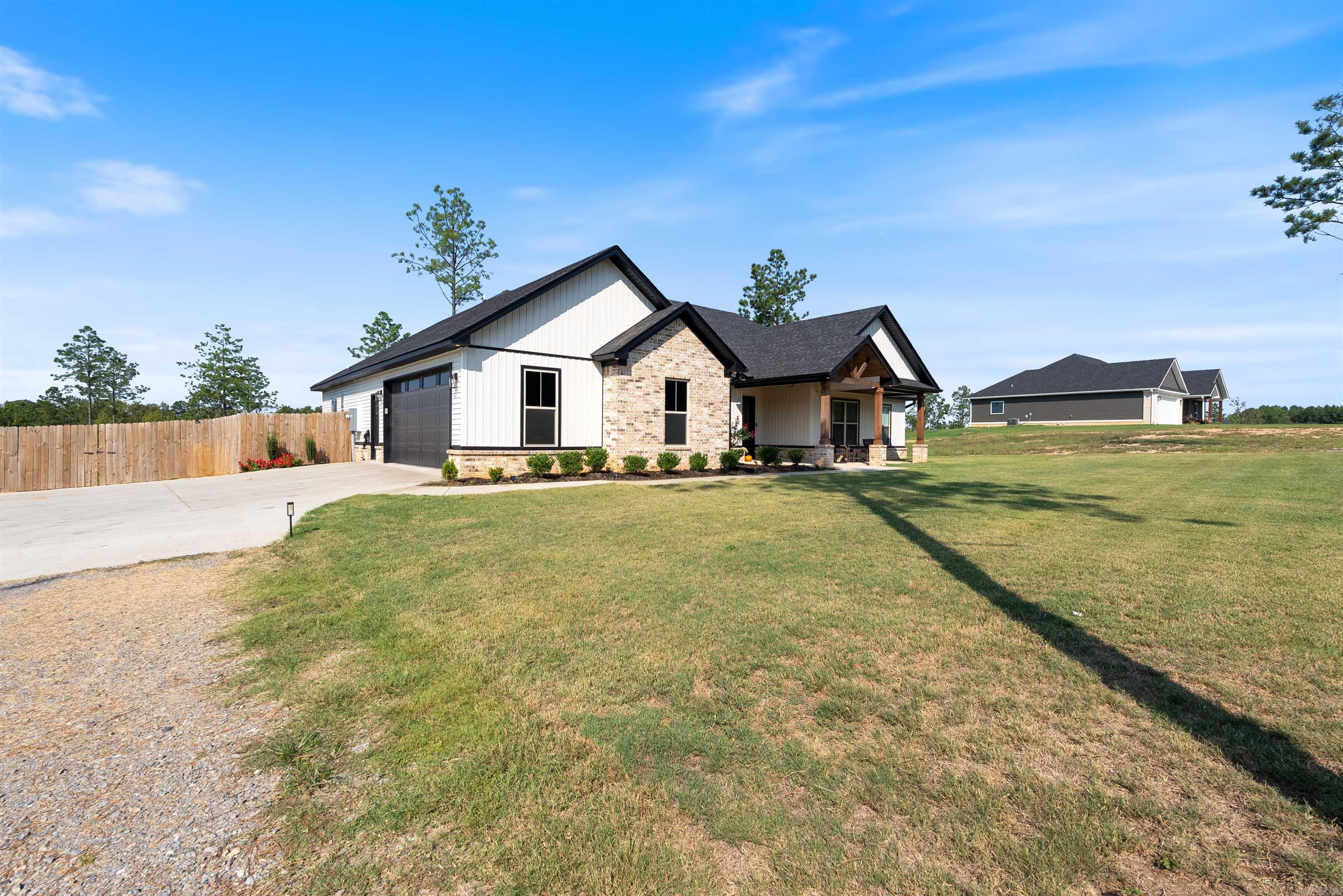 9015 Highway 298  Benton, AR