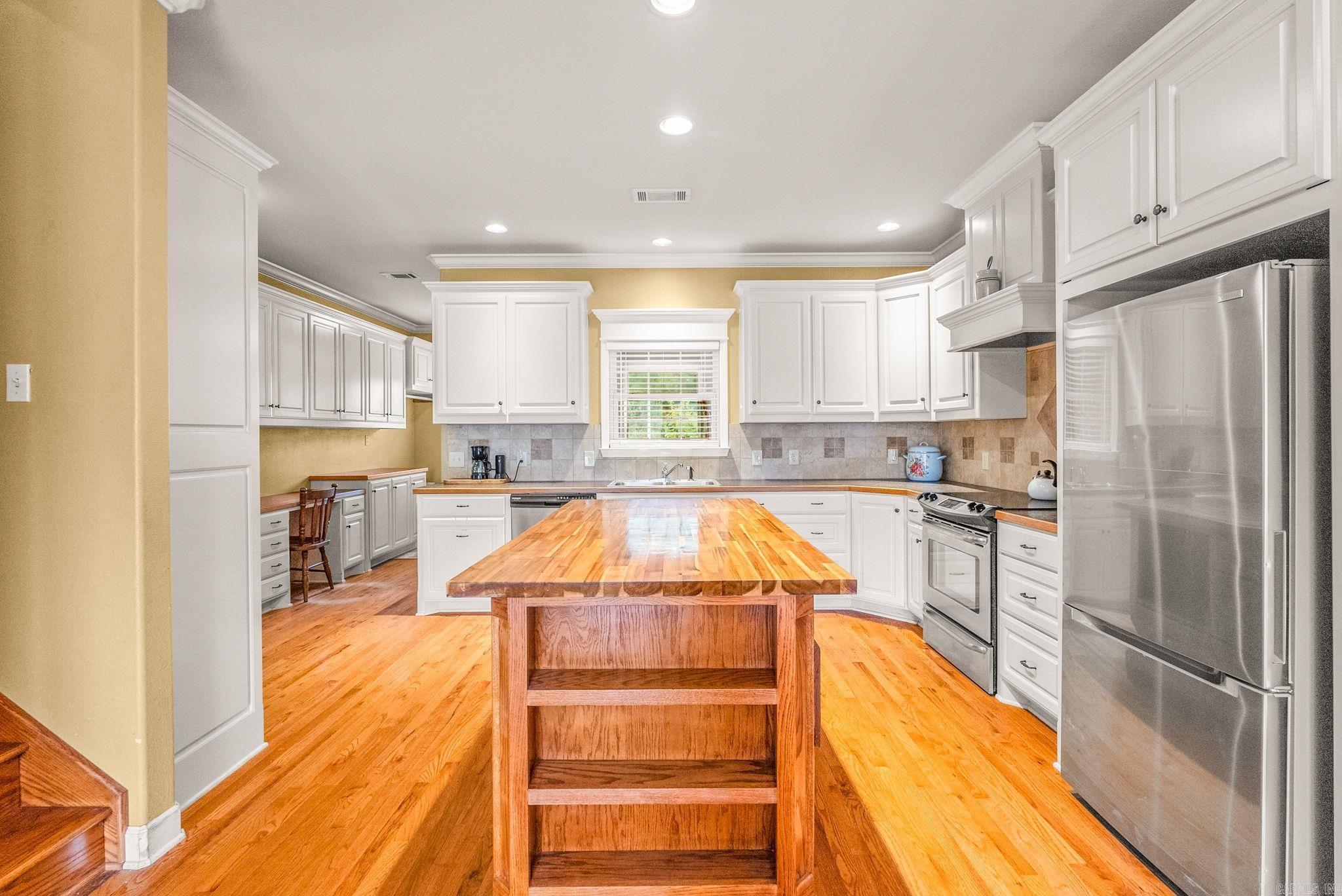 15702 E Railroad  Roland, AR