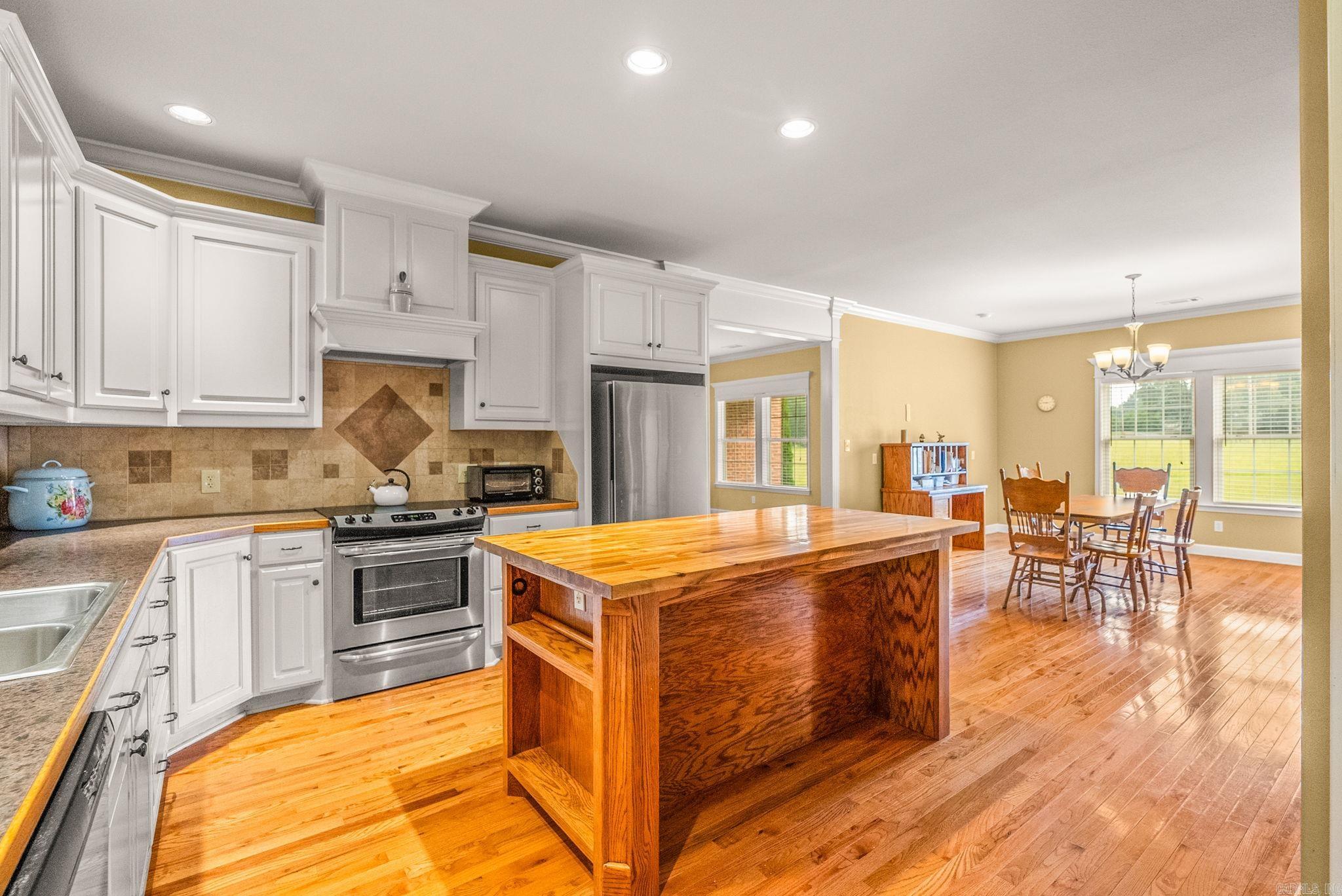 15702 E Railroad  Roland, AR