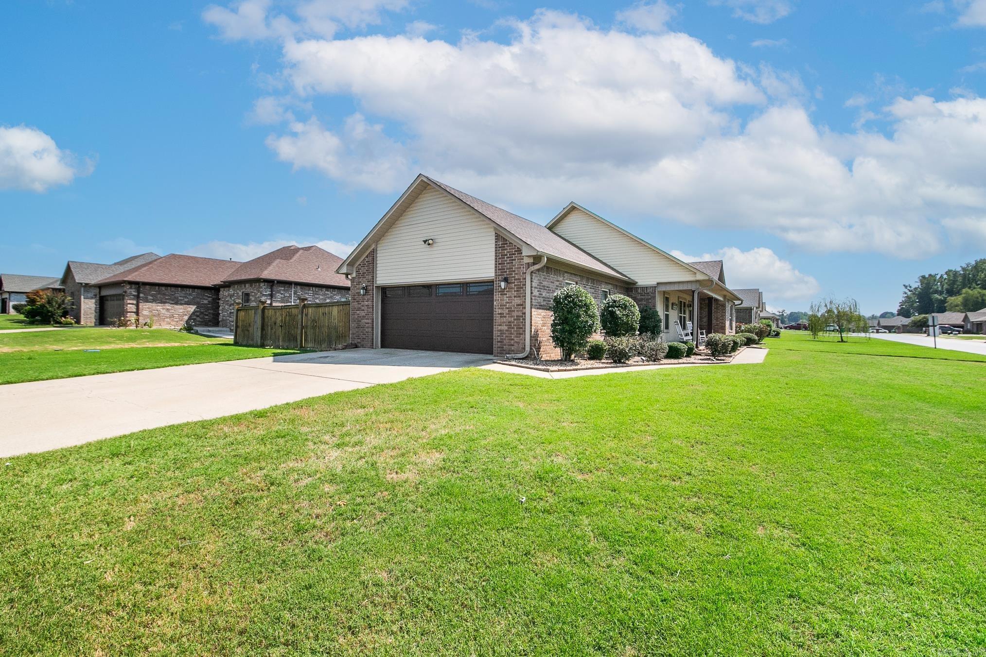 169 Creekside  Austin, AR