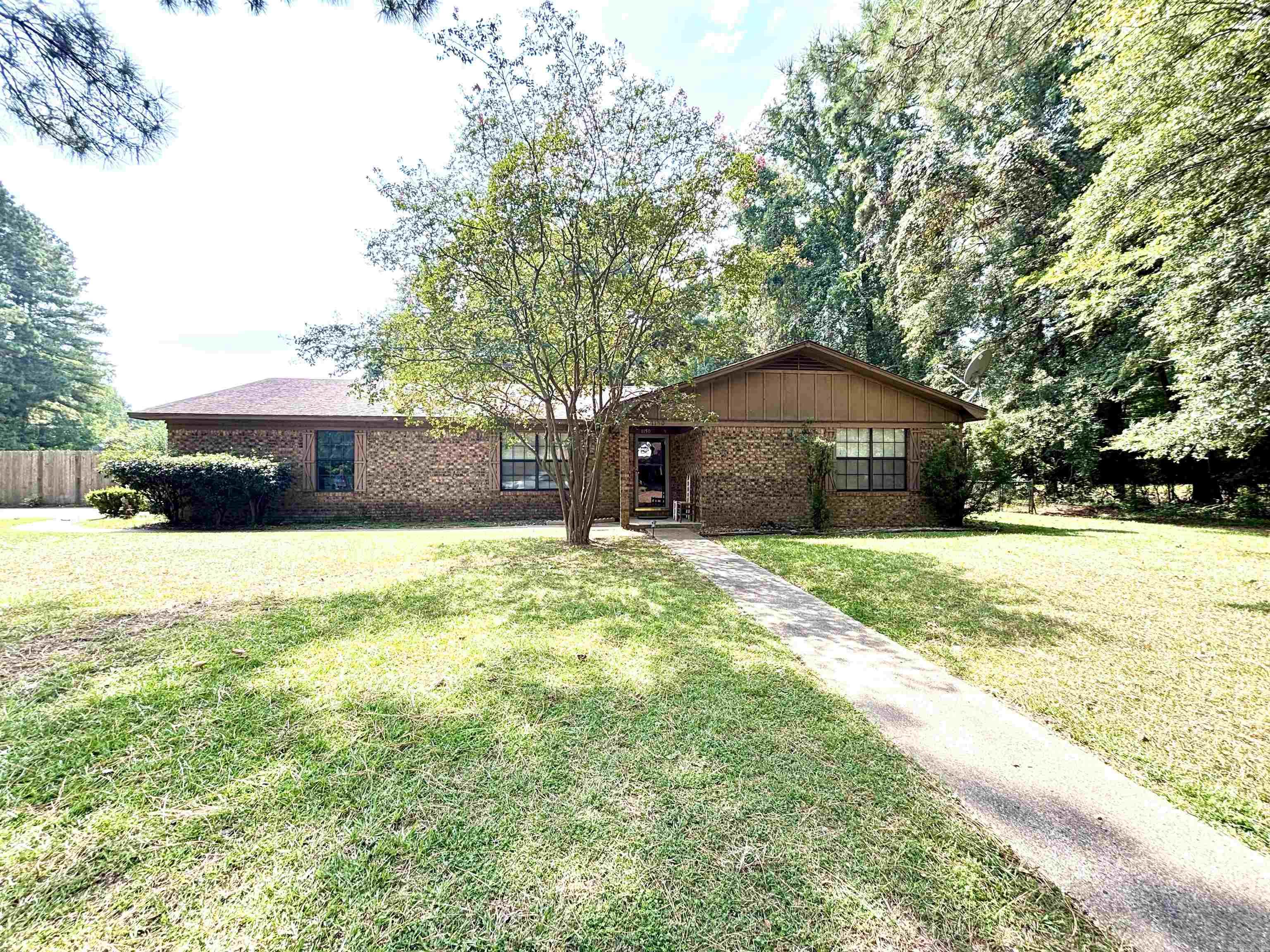 1150 Woodside Circle  Camden, AR