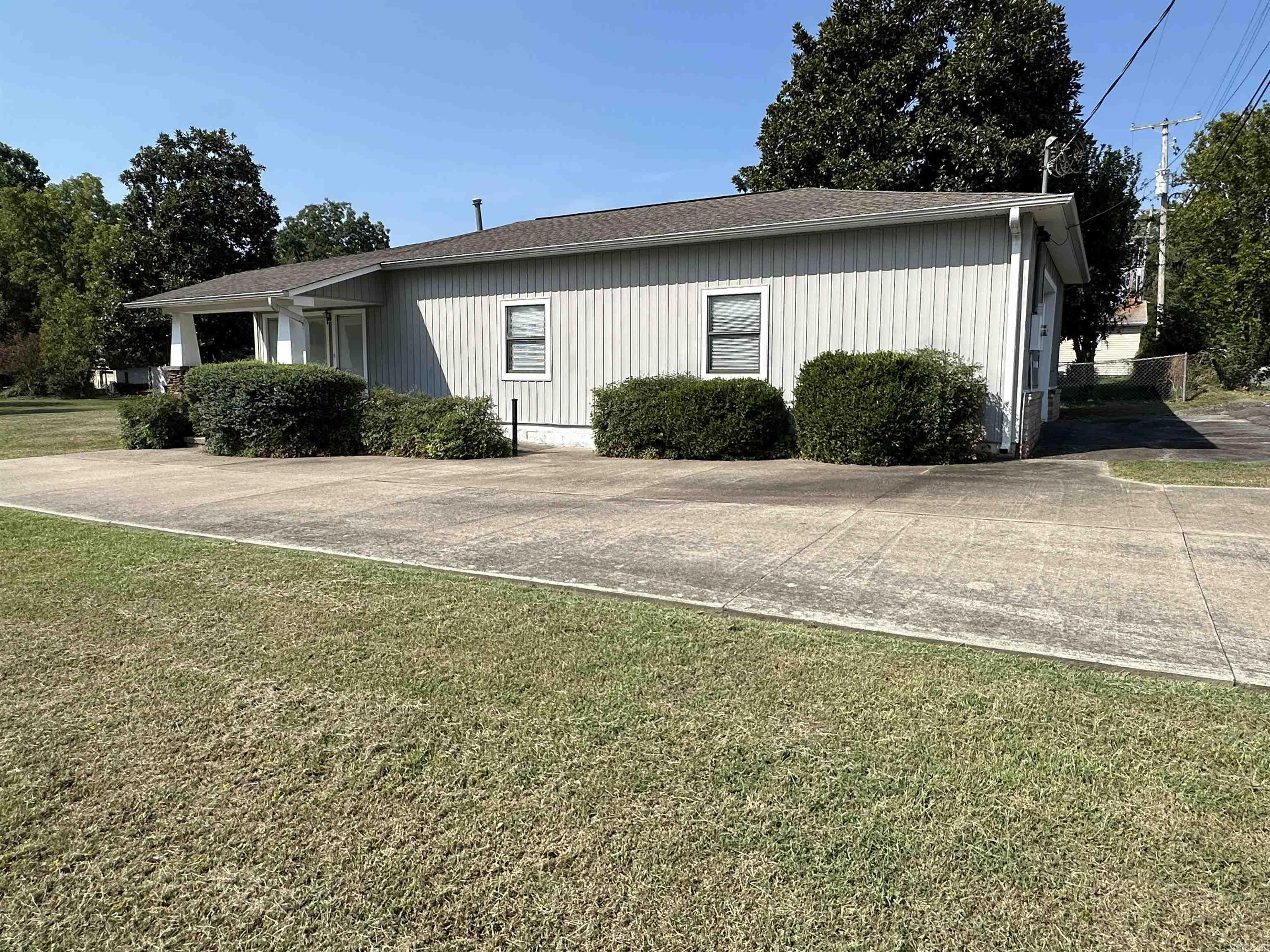 220 S 4th  Heber Springs, AR