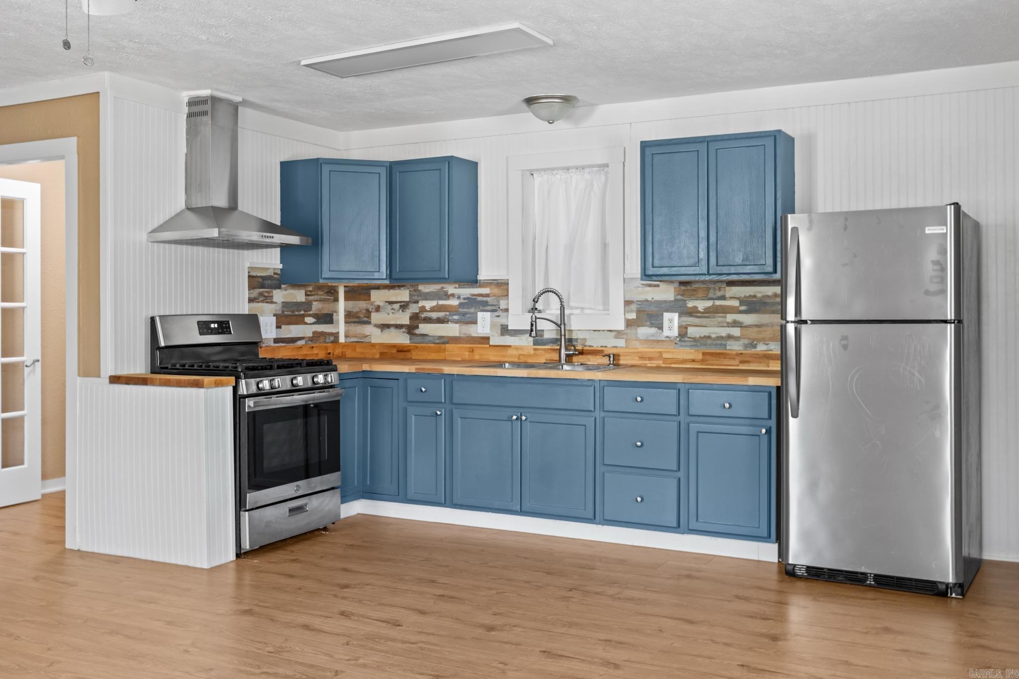 538 County Road 36  Clarkridge, AR