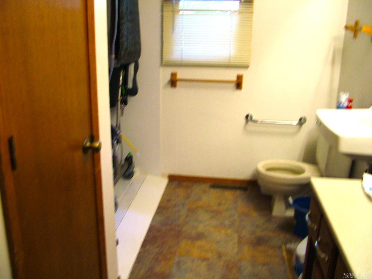 611 Hickory Hollow  Mountain Home, AR