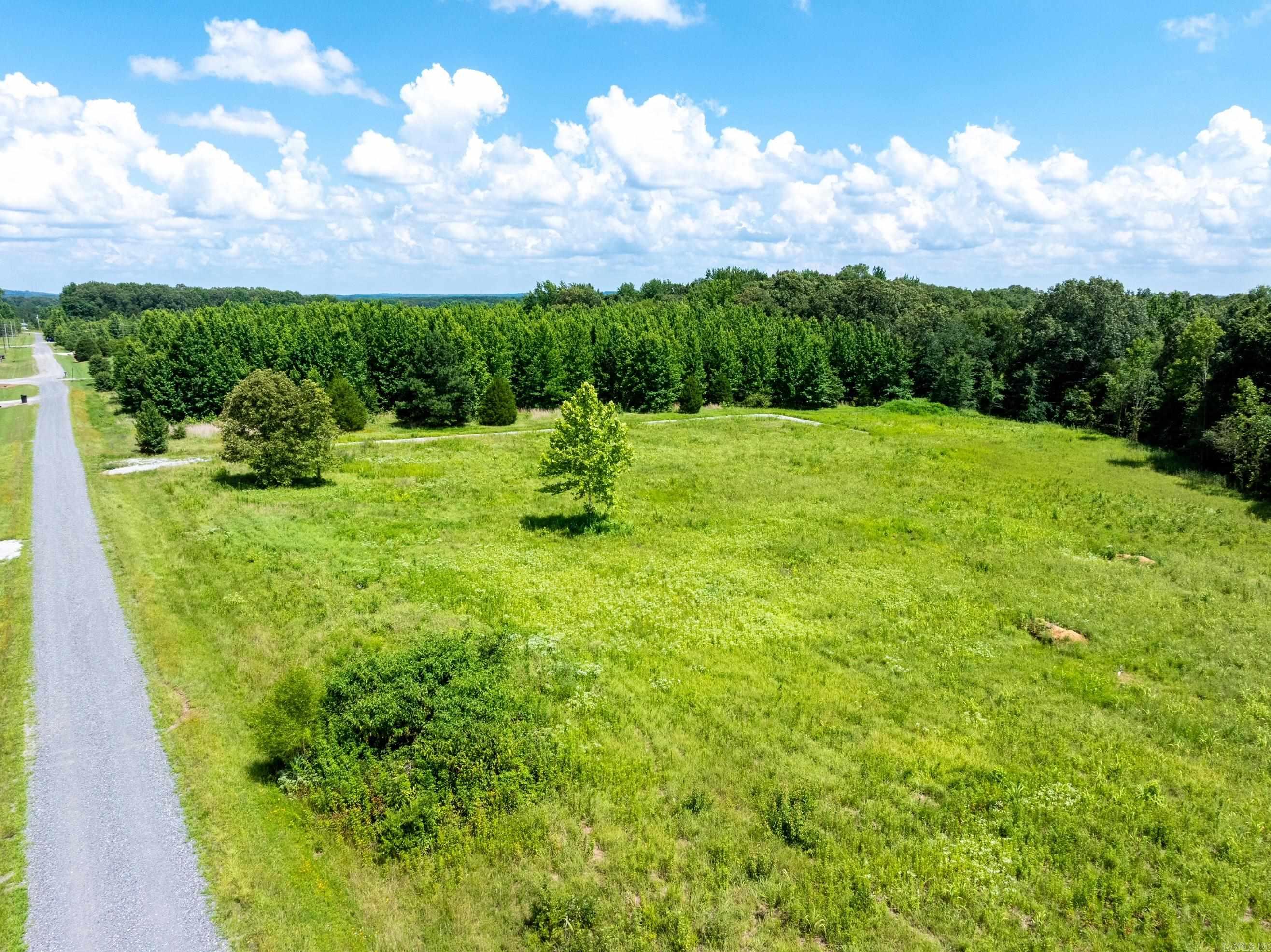 71 W Kinzer  Searcy, AR