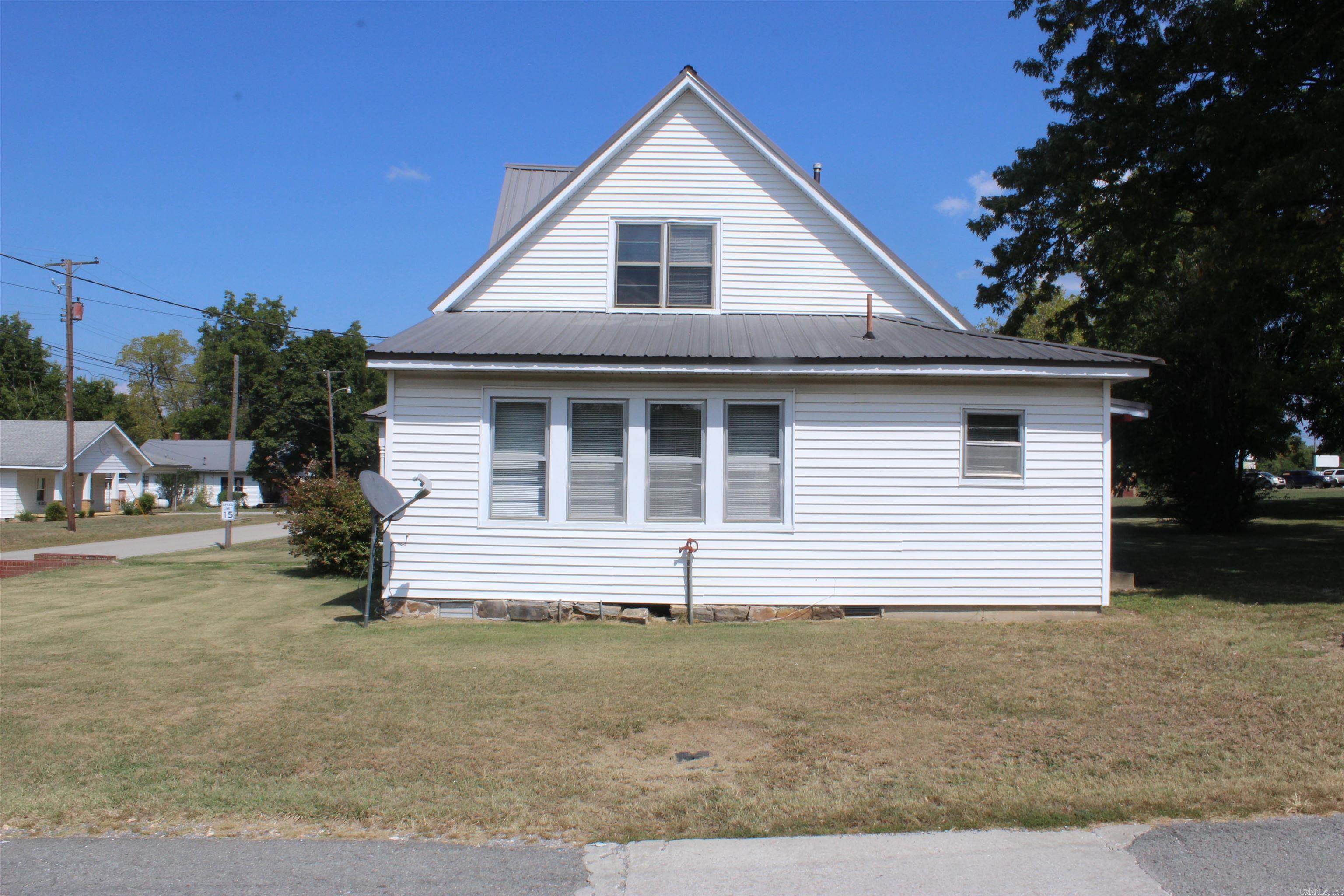 307 Campus Street  Marshall, AR