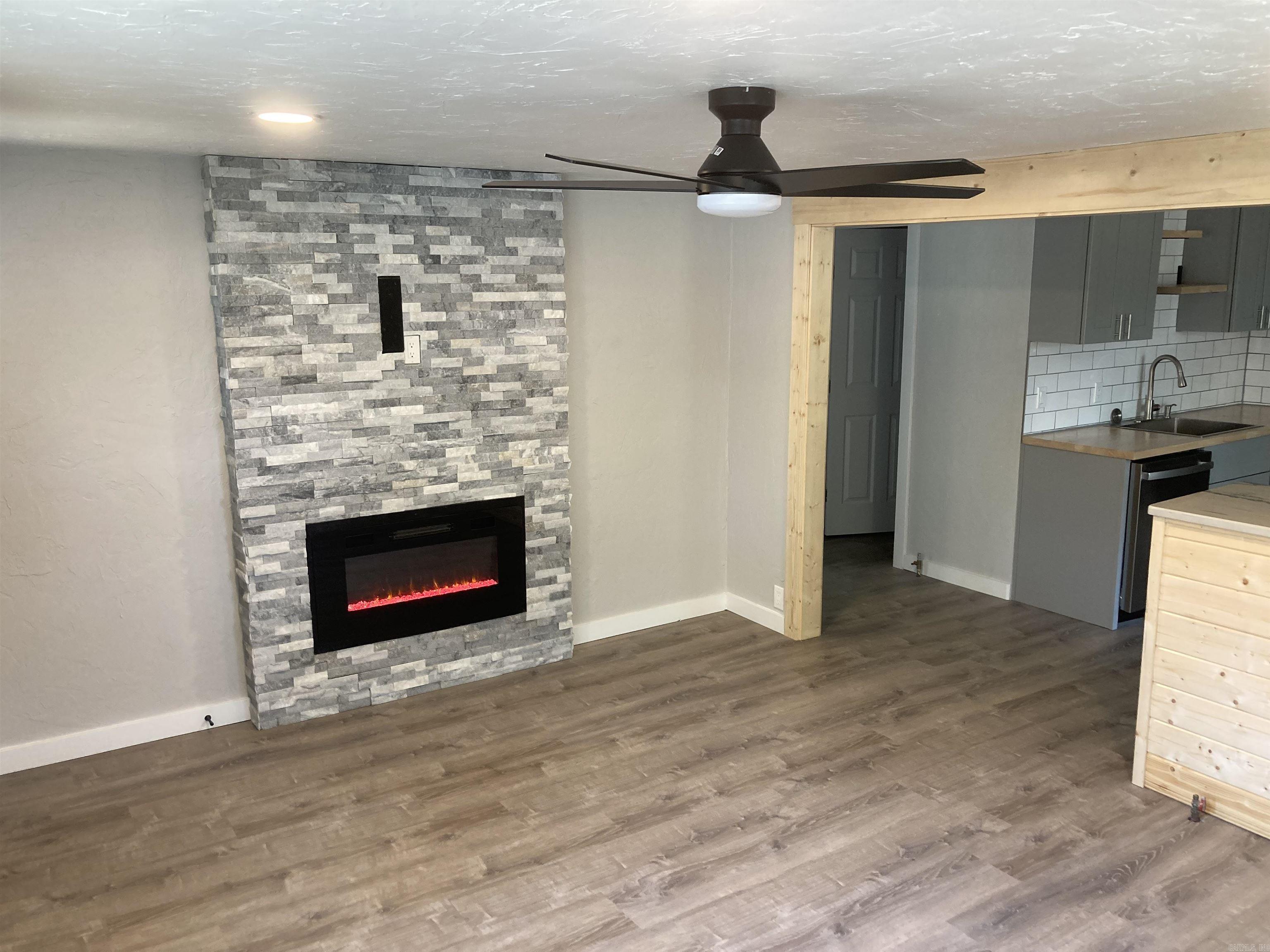 1007 9th  Mena, AR