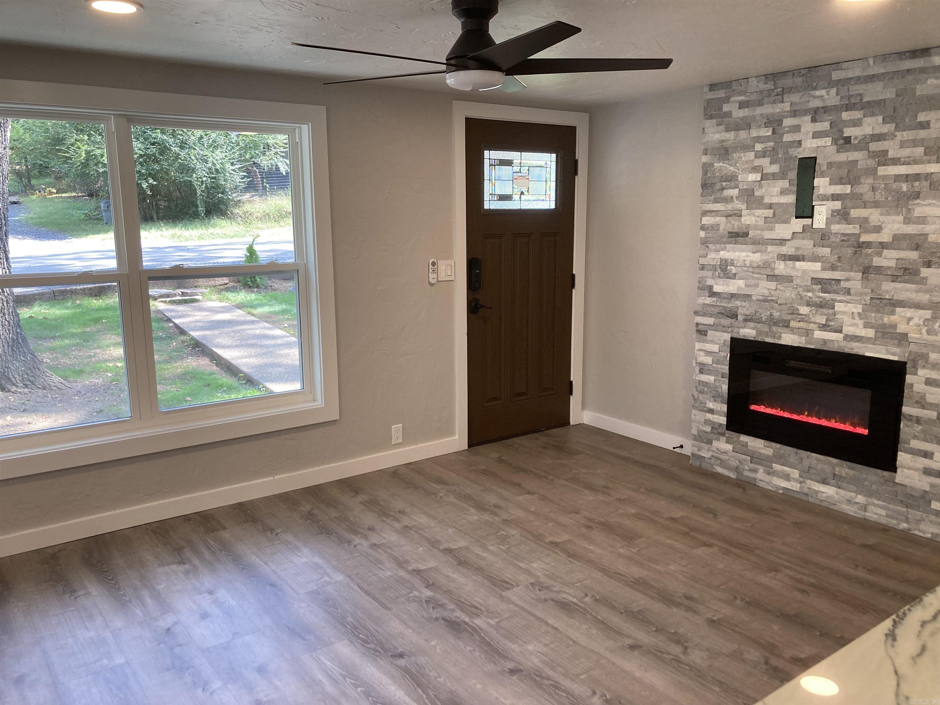 1007 9th  Mena, AR
