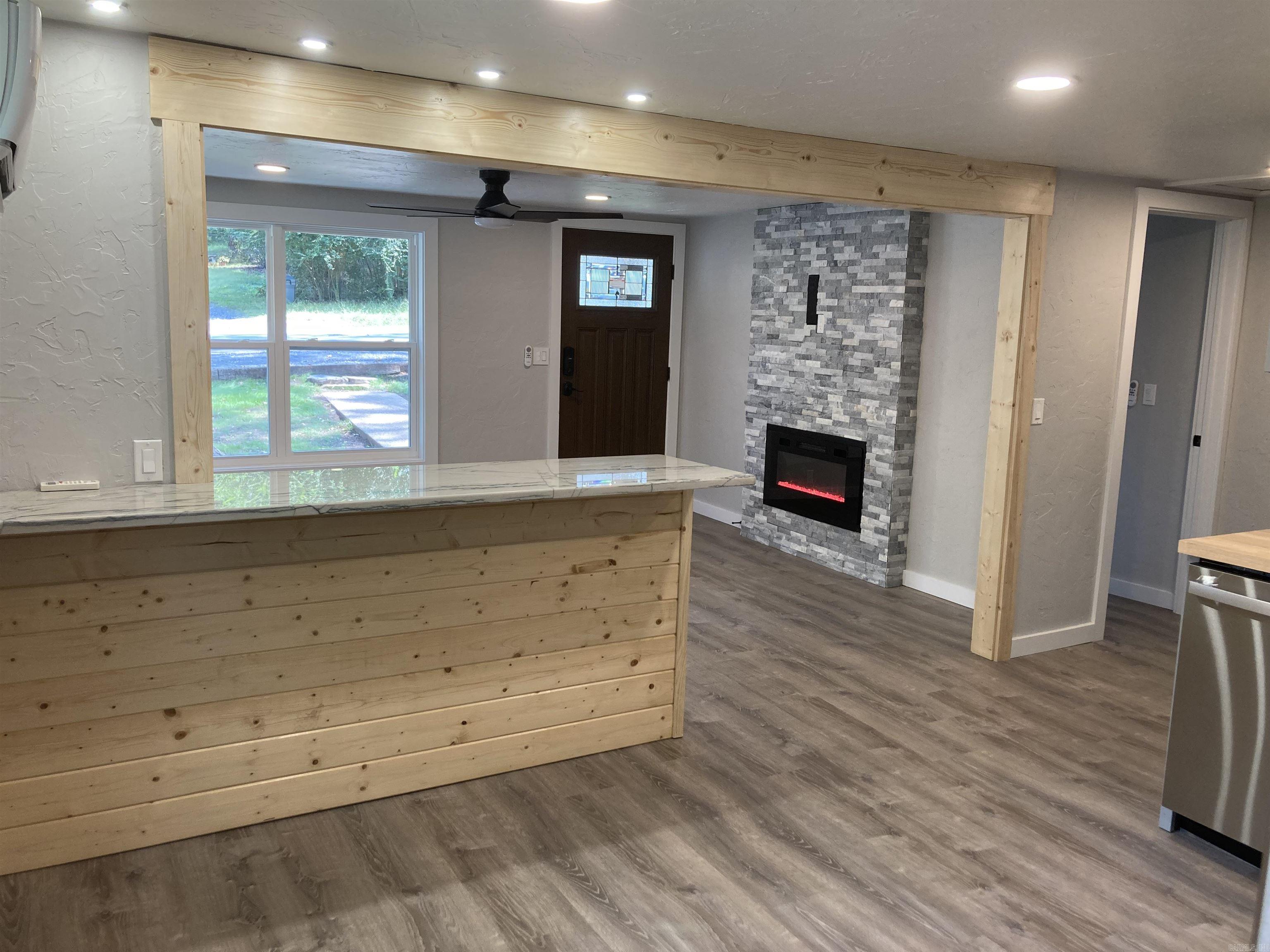 1007 9th  Mena, AR