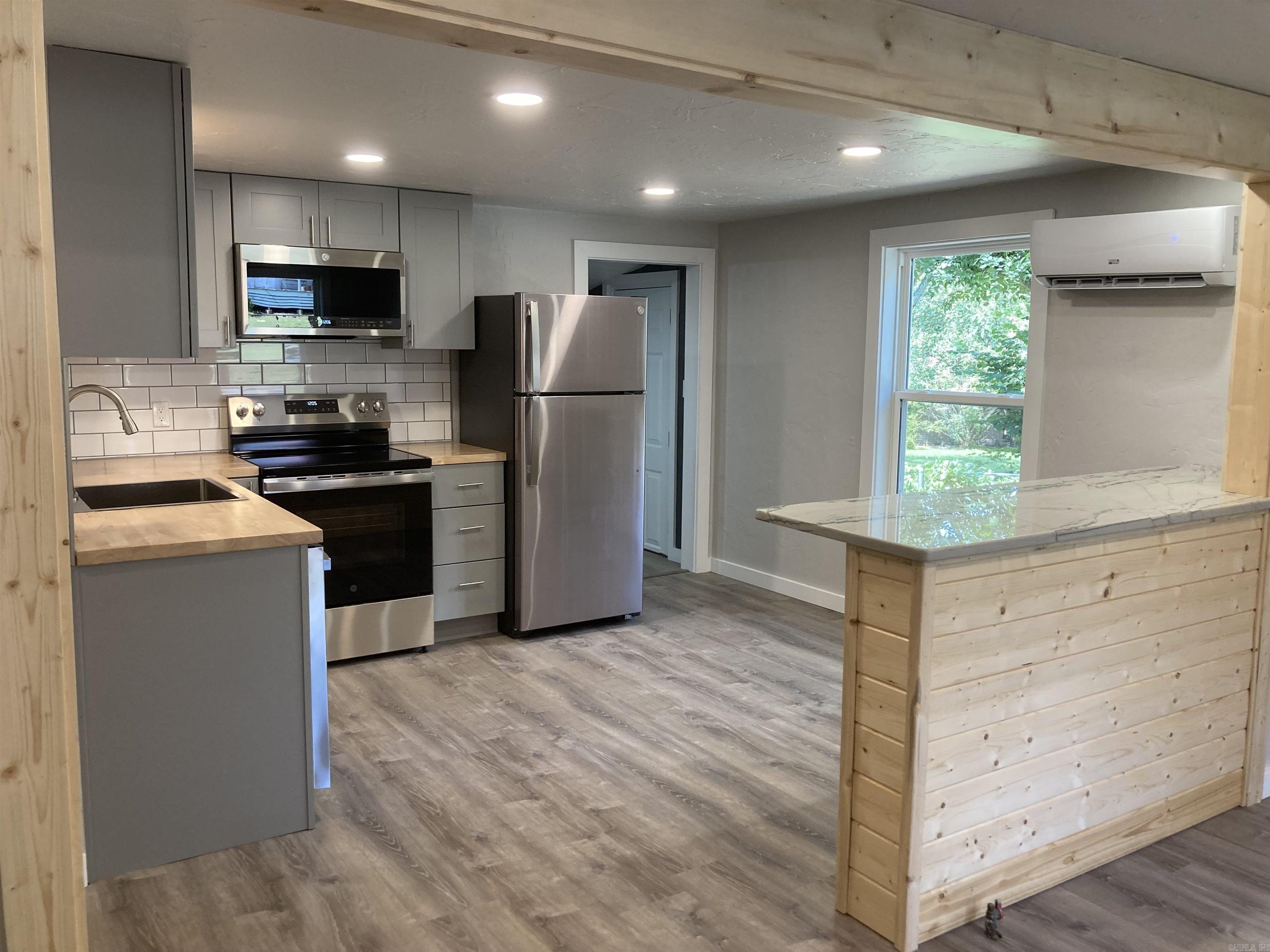 1007 9th  Mena, AR