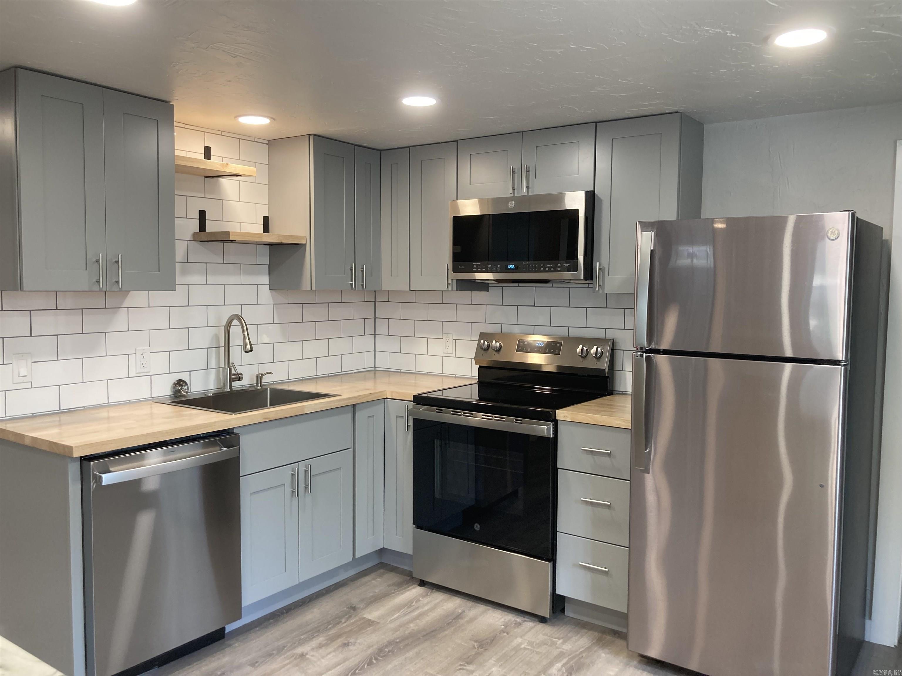 1007 9th  Mena, AR