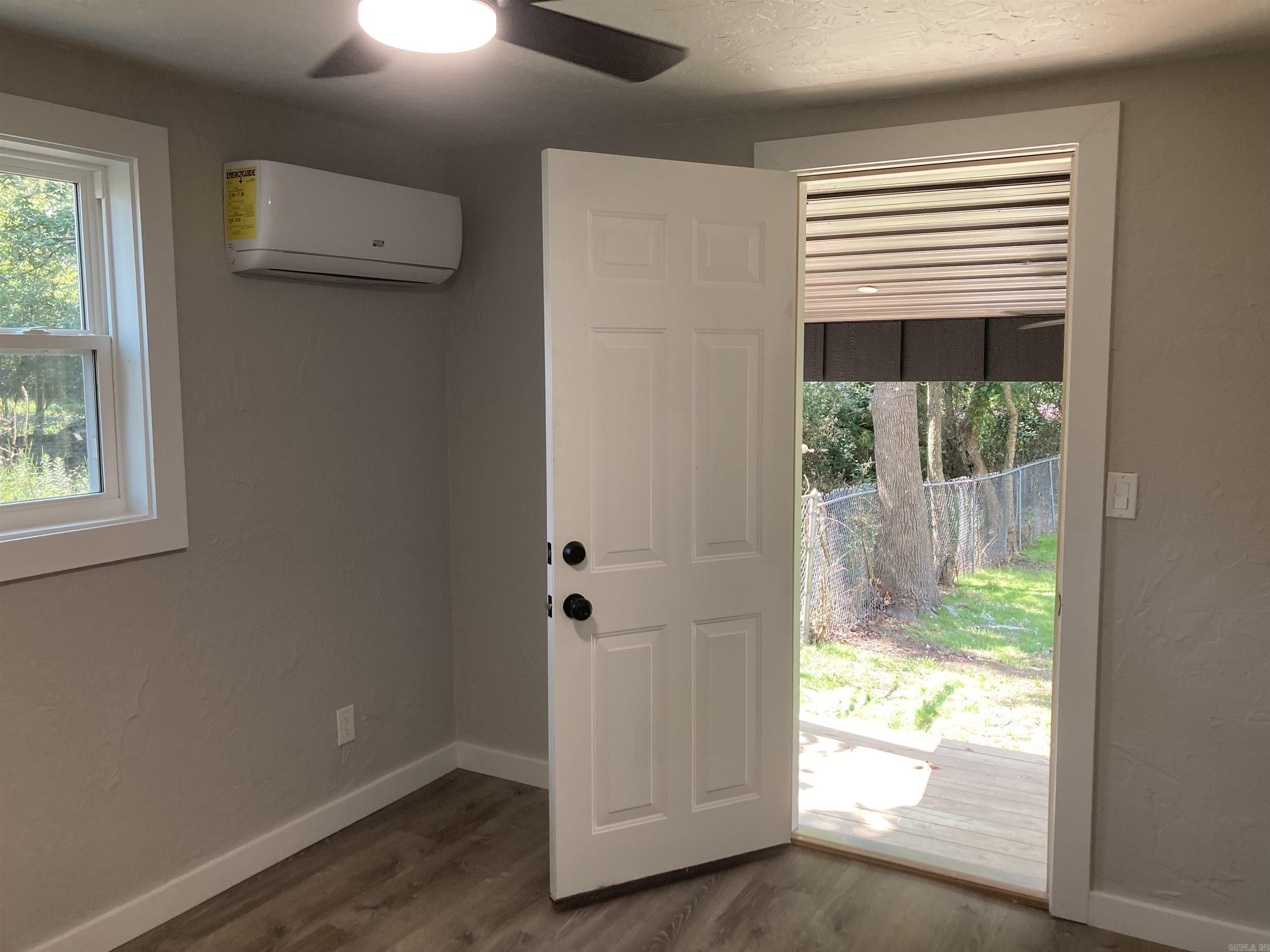 1007 9th  Mena, AR