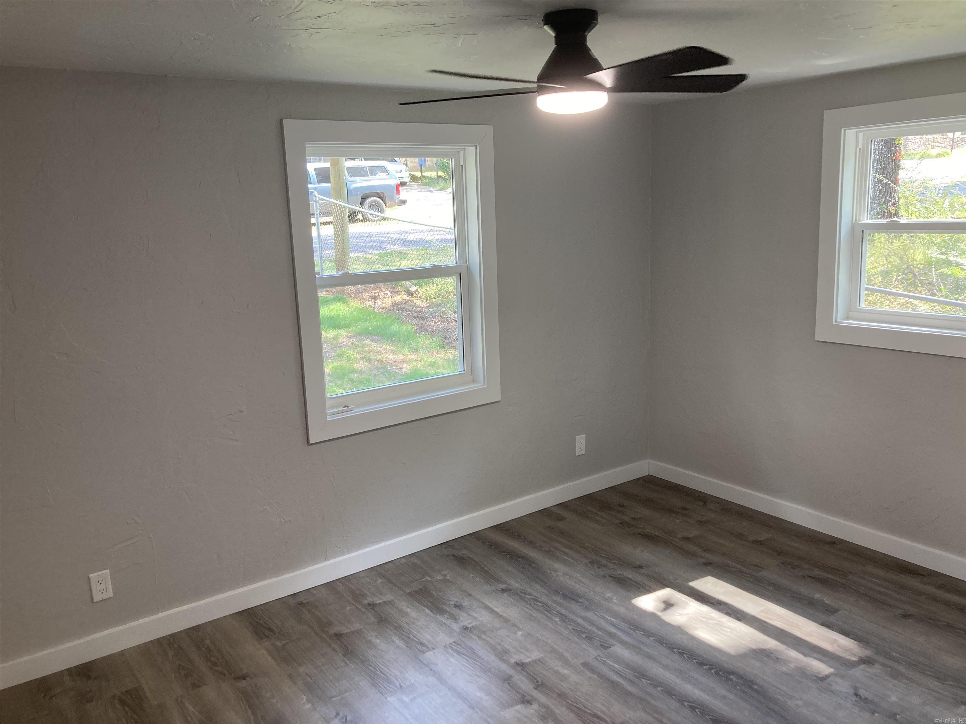 1007 9th  Mena, AR