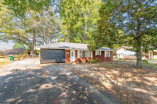 204 S Holly  Beebe, AR