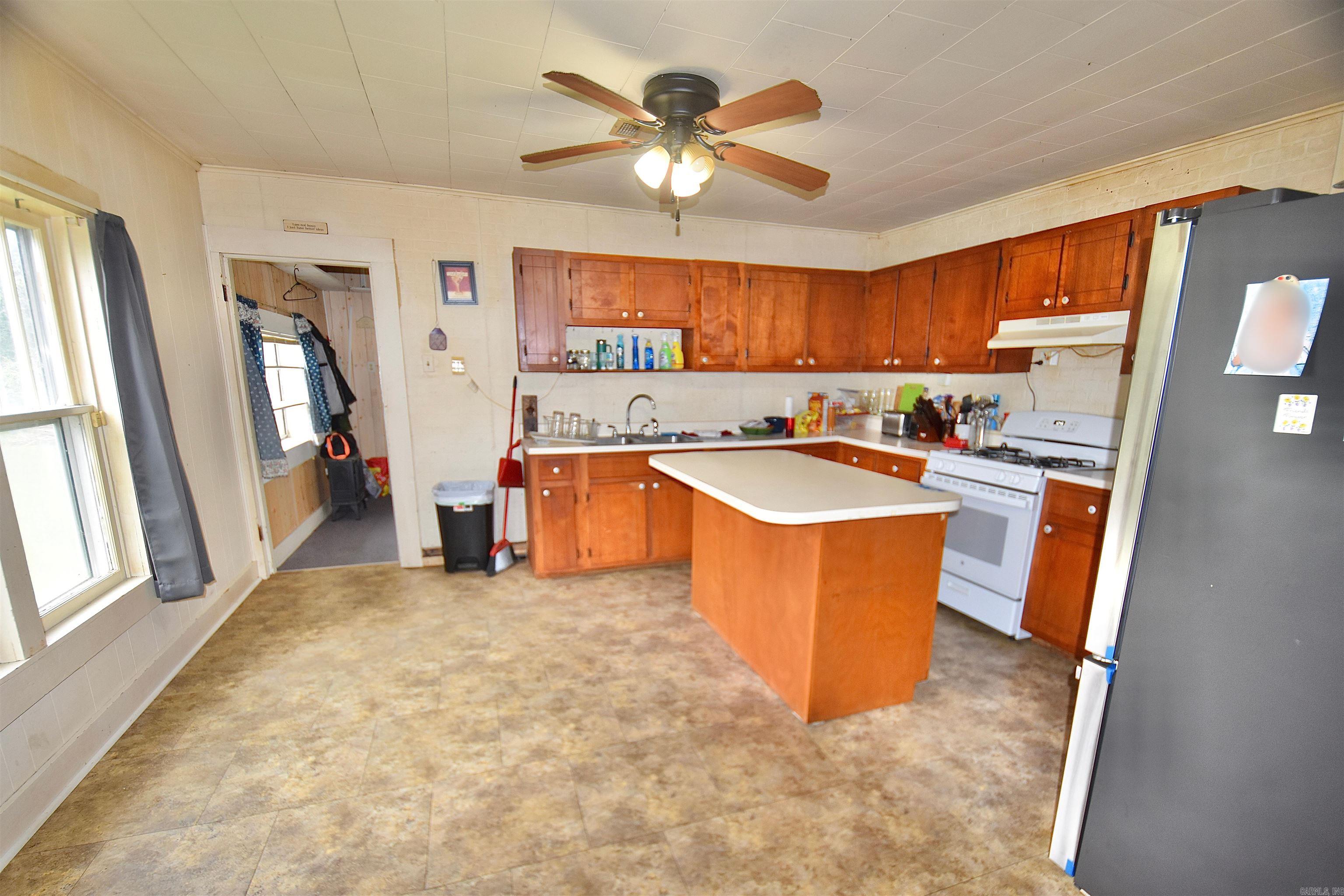 209 S Hall  Donaldson, AR