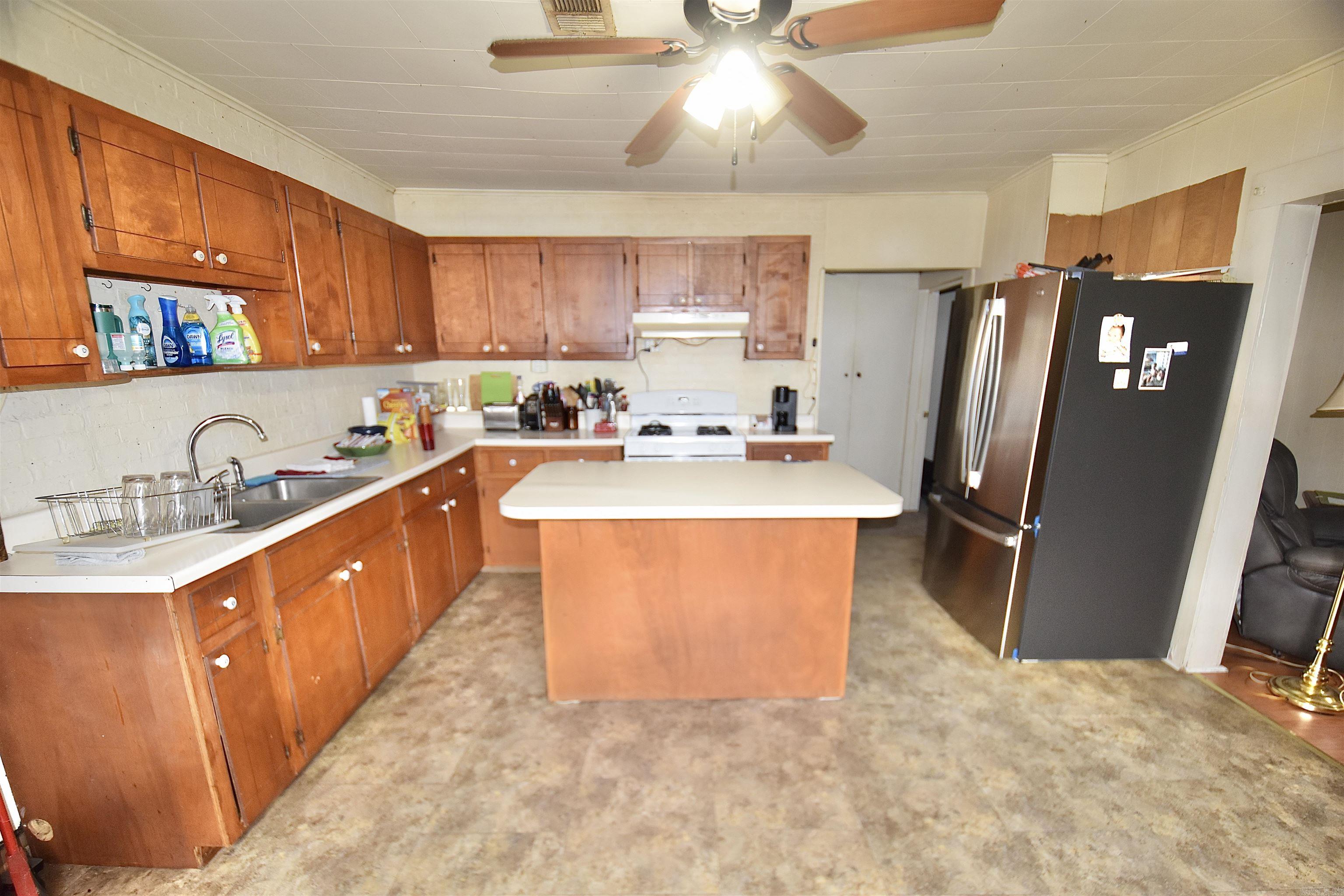 209 S Hall  Donaldson, AR