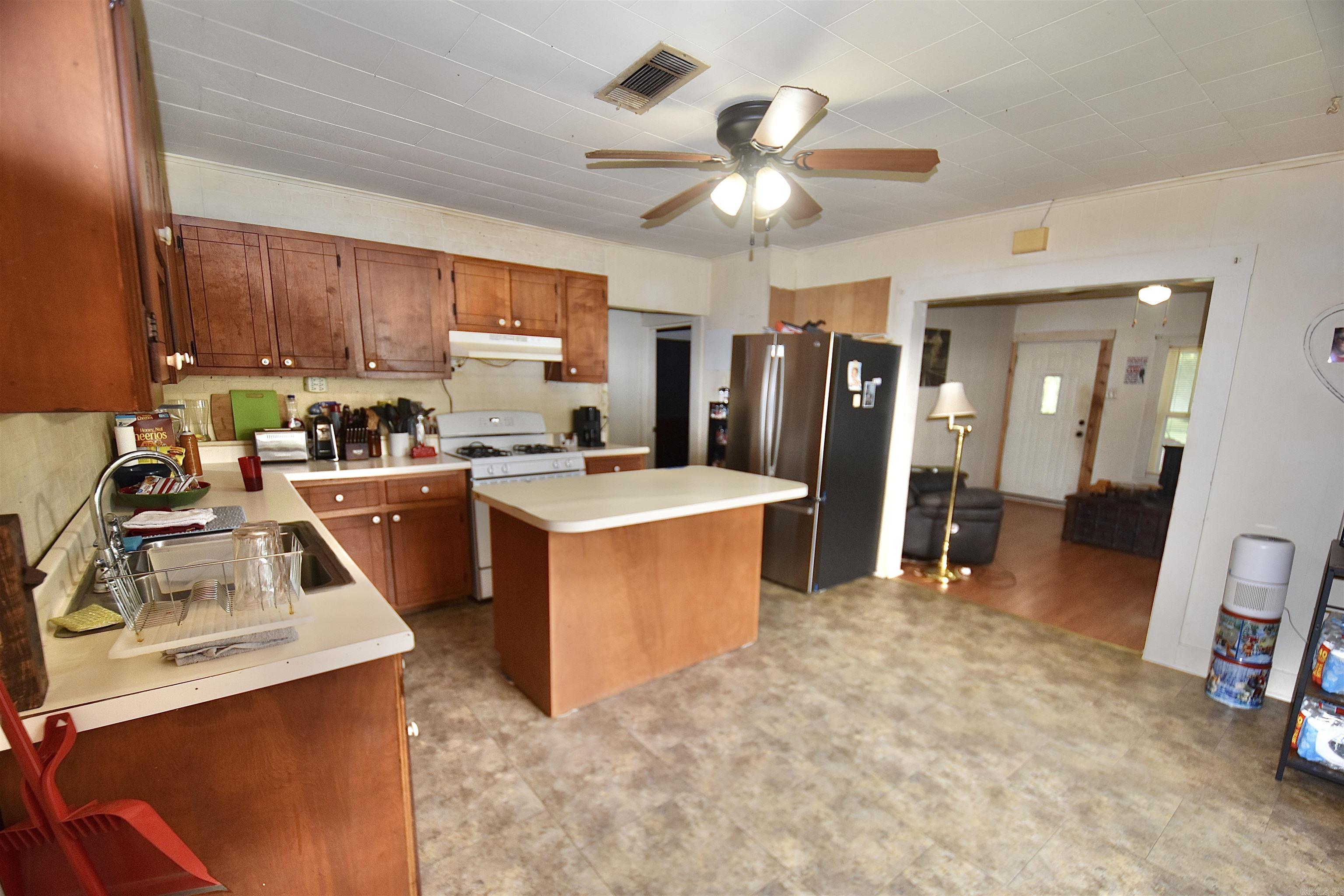 209 S Hall  Donaldson, AR