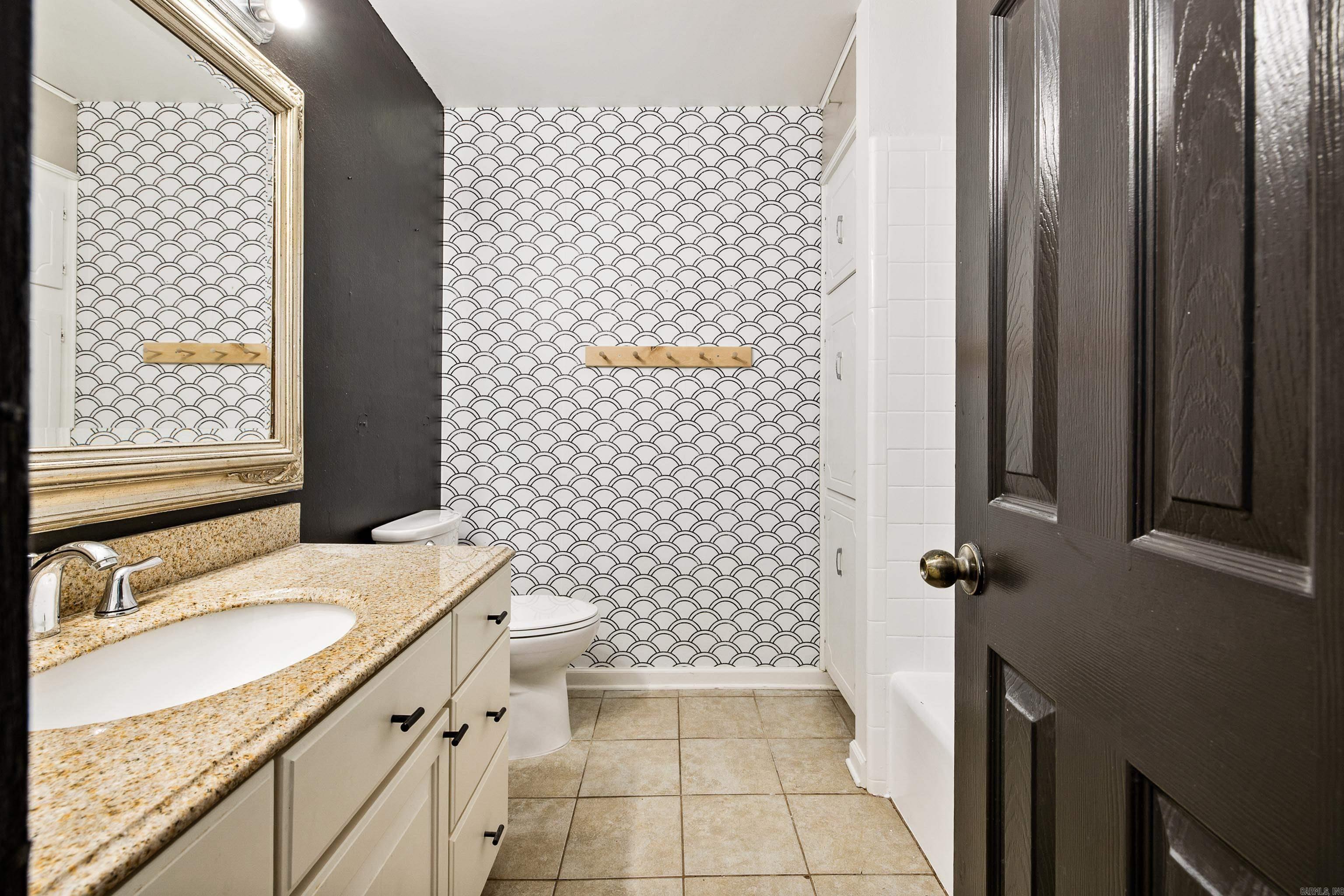 22 Flourite  Little Rock, AR