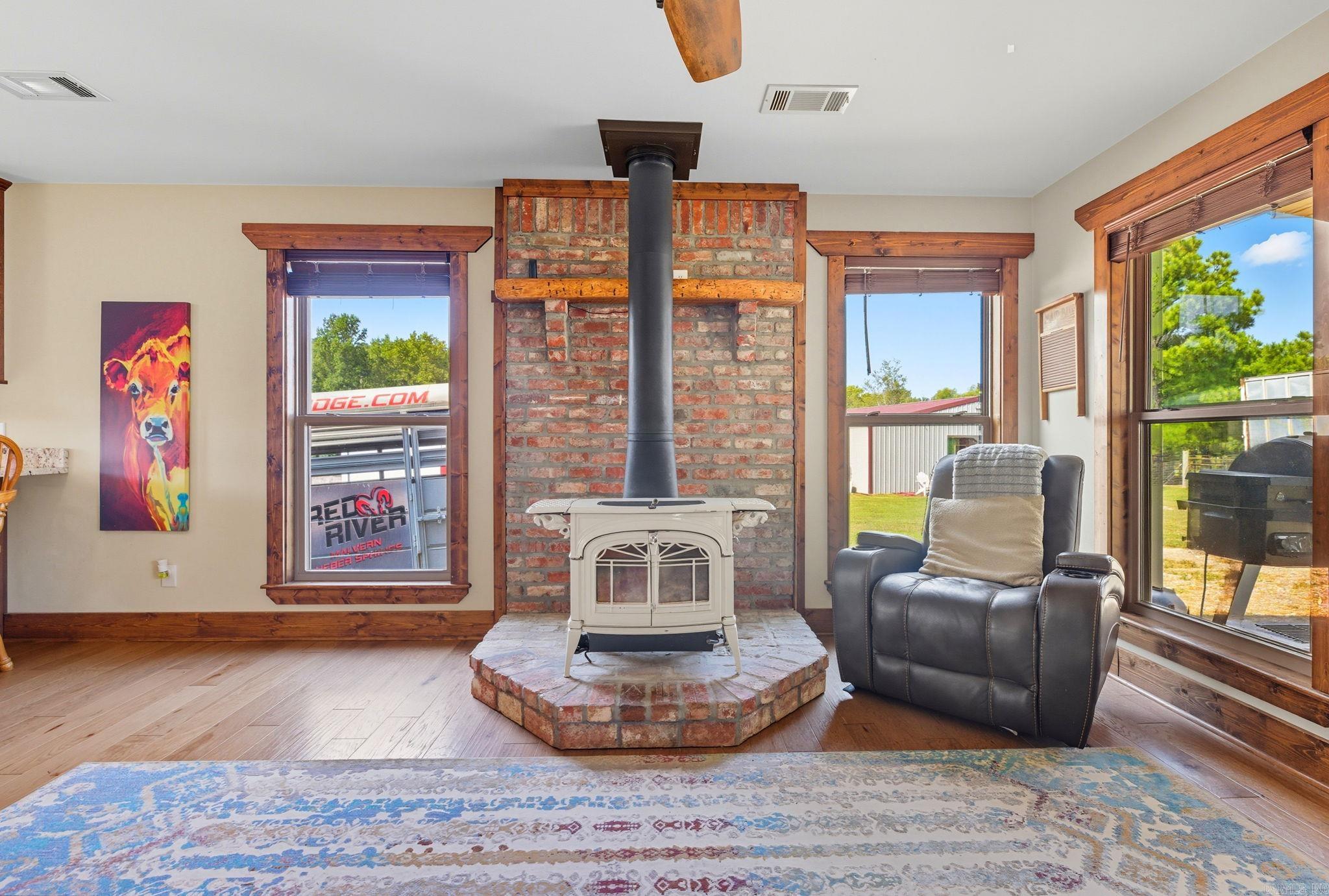 24923 Colonel Glenn  Little Rock, AR