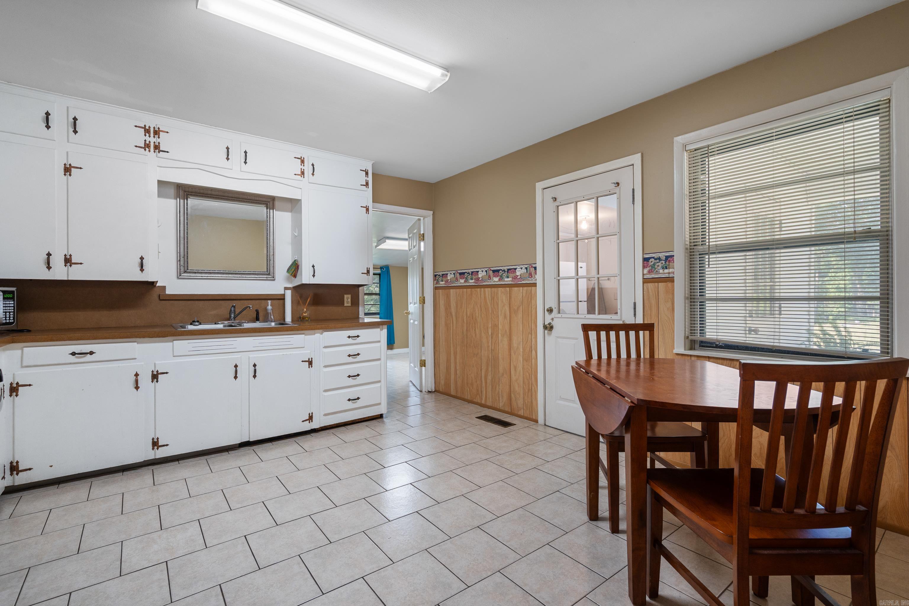 1903 Monroe  Malvern, AR
