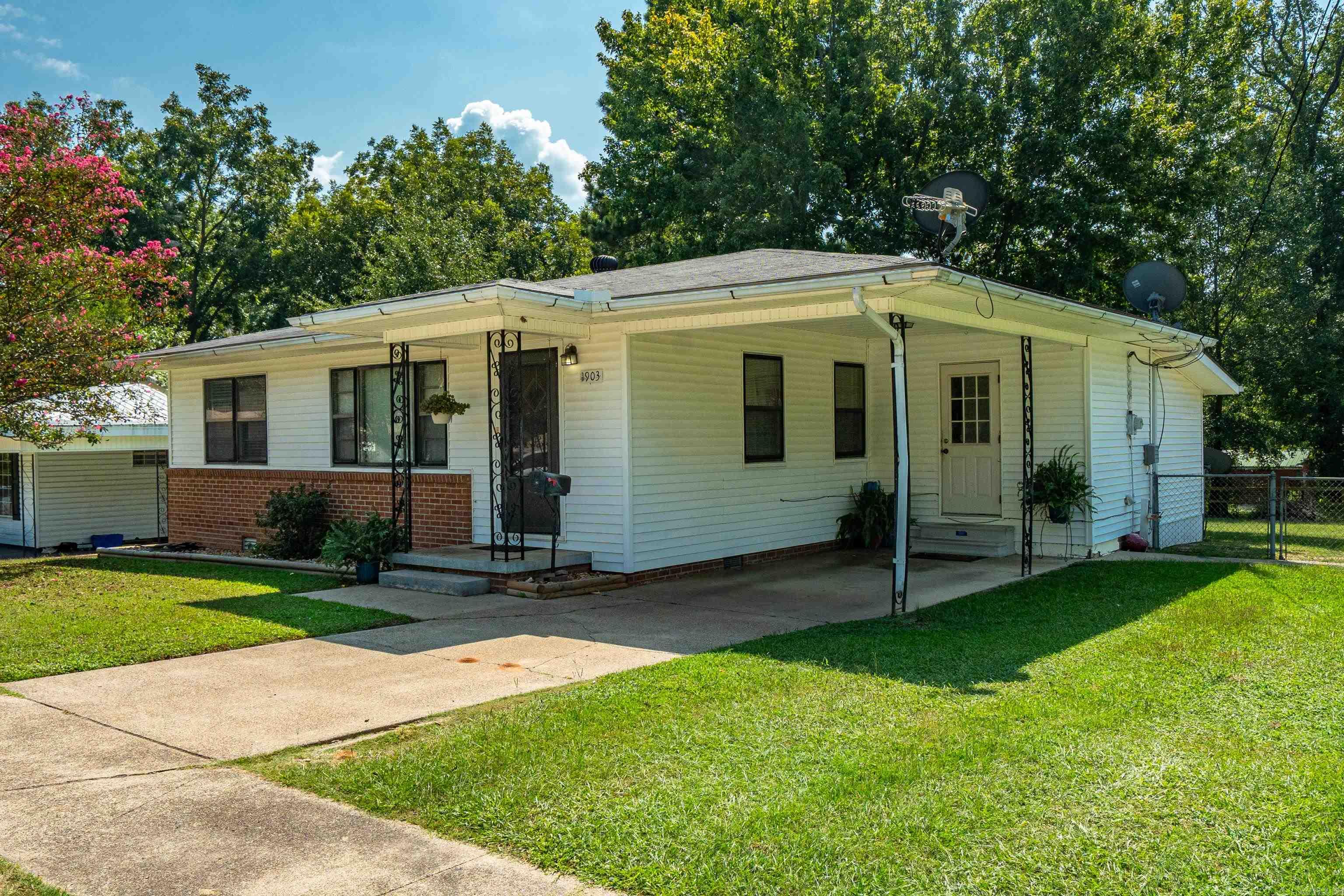 1903 Monroe  Malvern, AR