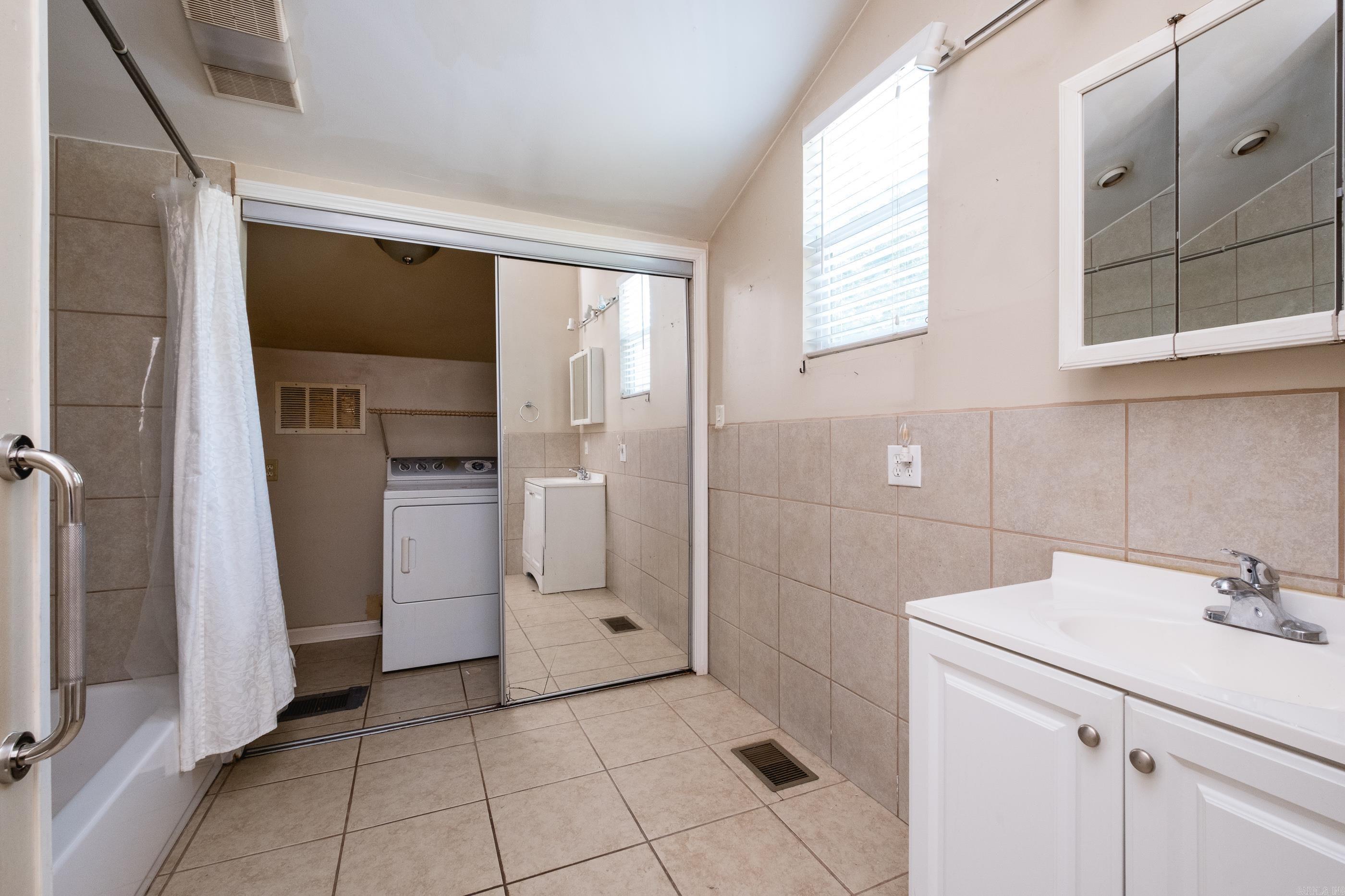 6419 Longwood  Cammack Village, AR