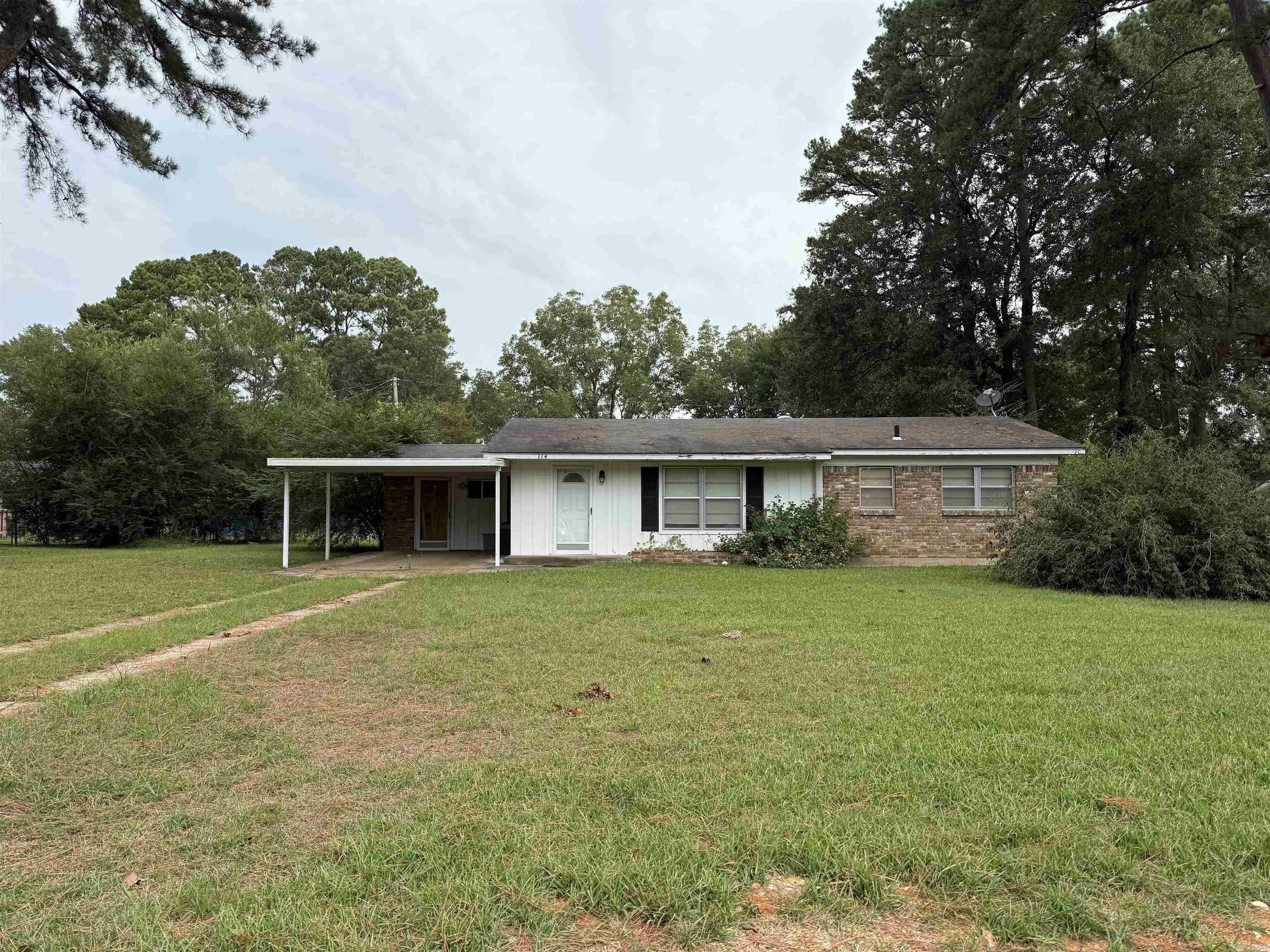 114 W Runnels  Mineral Sprs., AR