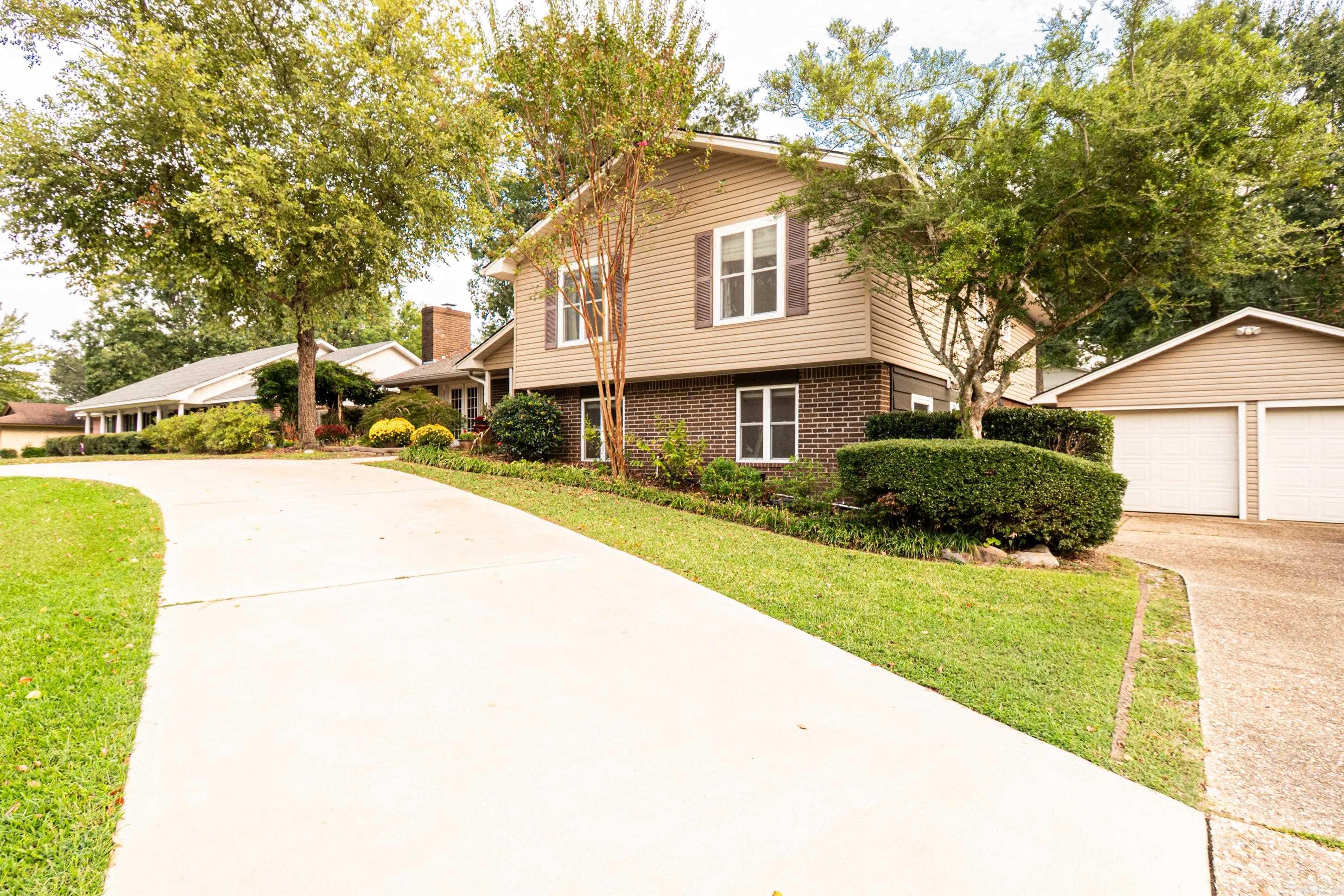 2007 W Oak St  El Dorado, AR