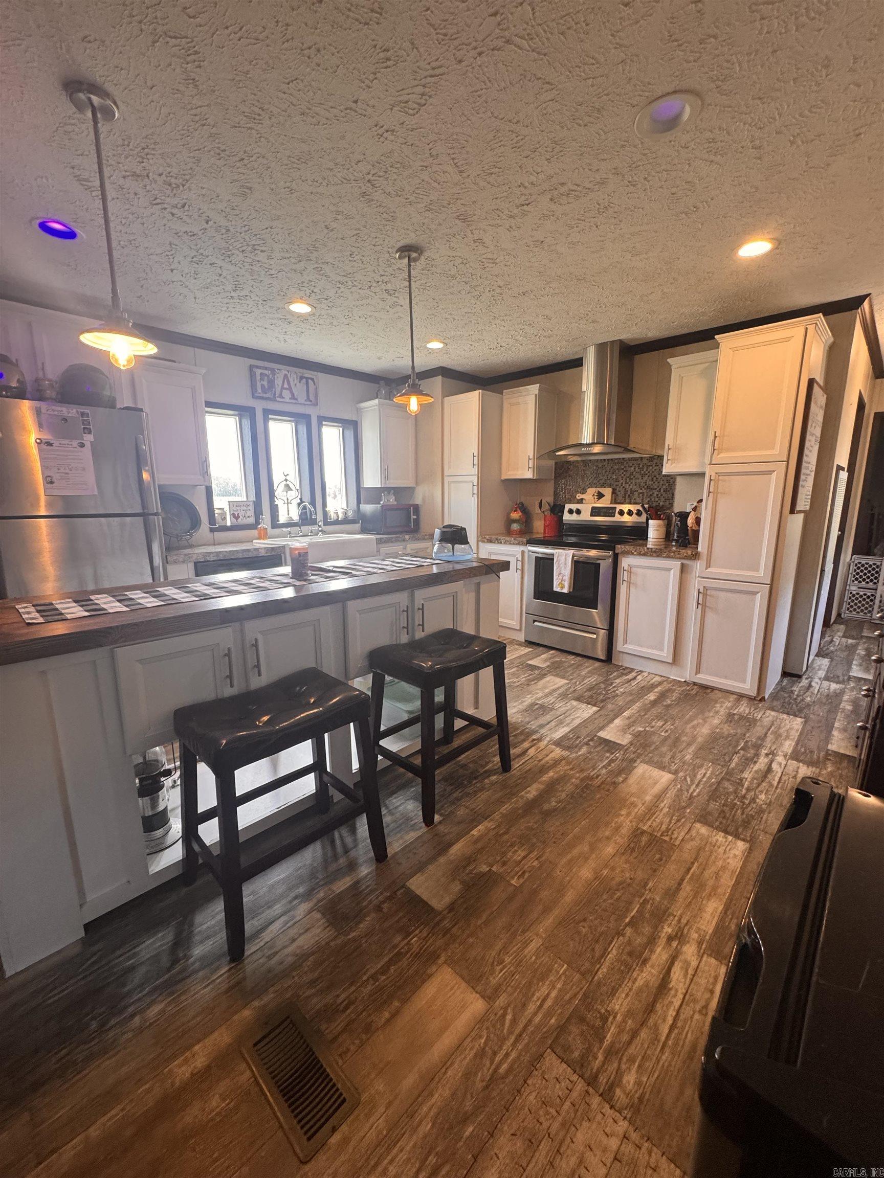 127 Proctor  Romance, AR