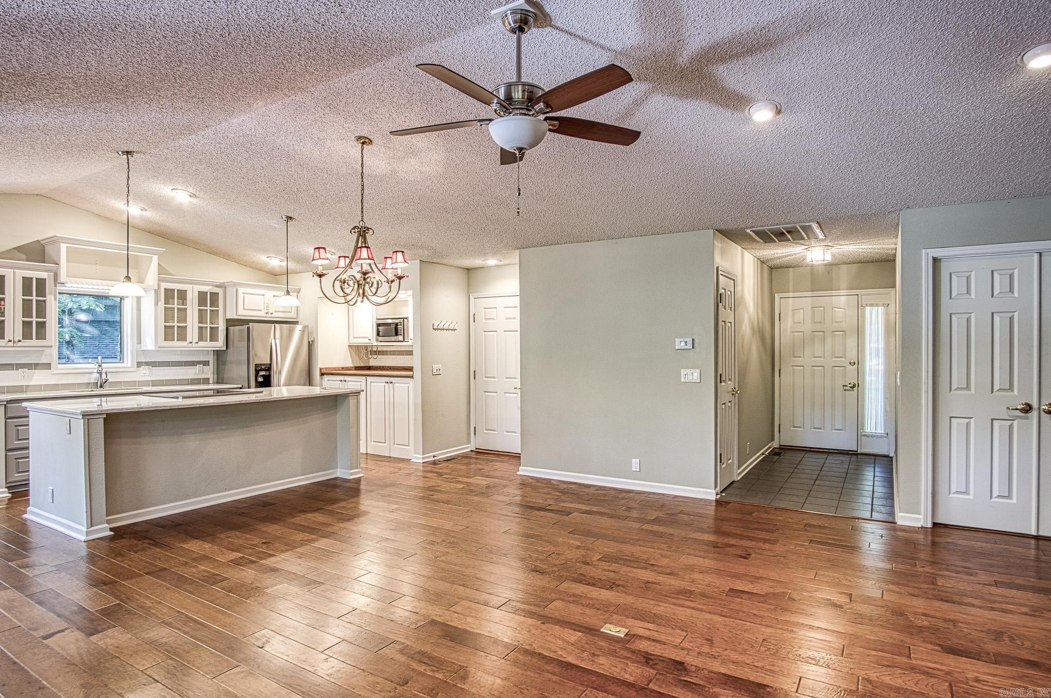 10 Alarcon Way  Hot Springs Village, AR