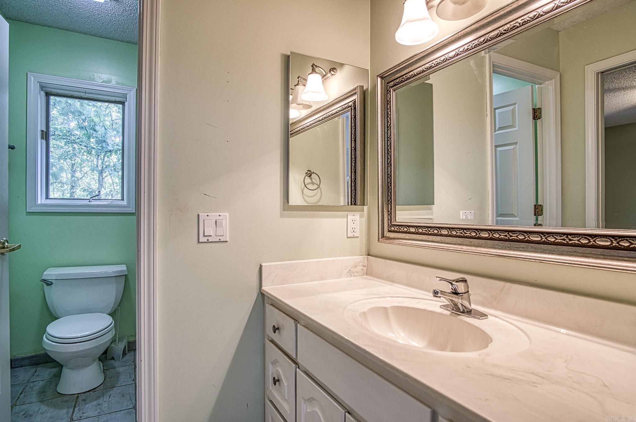 10 Alarcon Way  Hot Springs Village, AR
