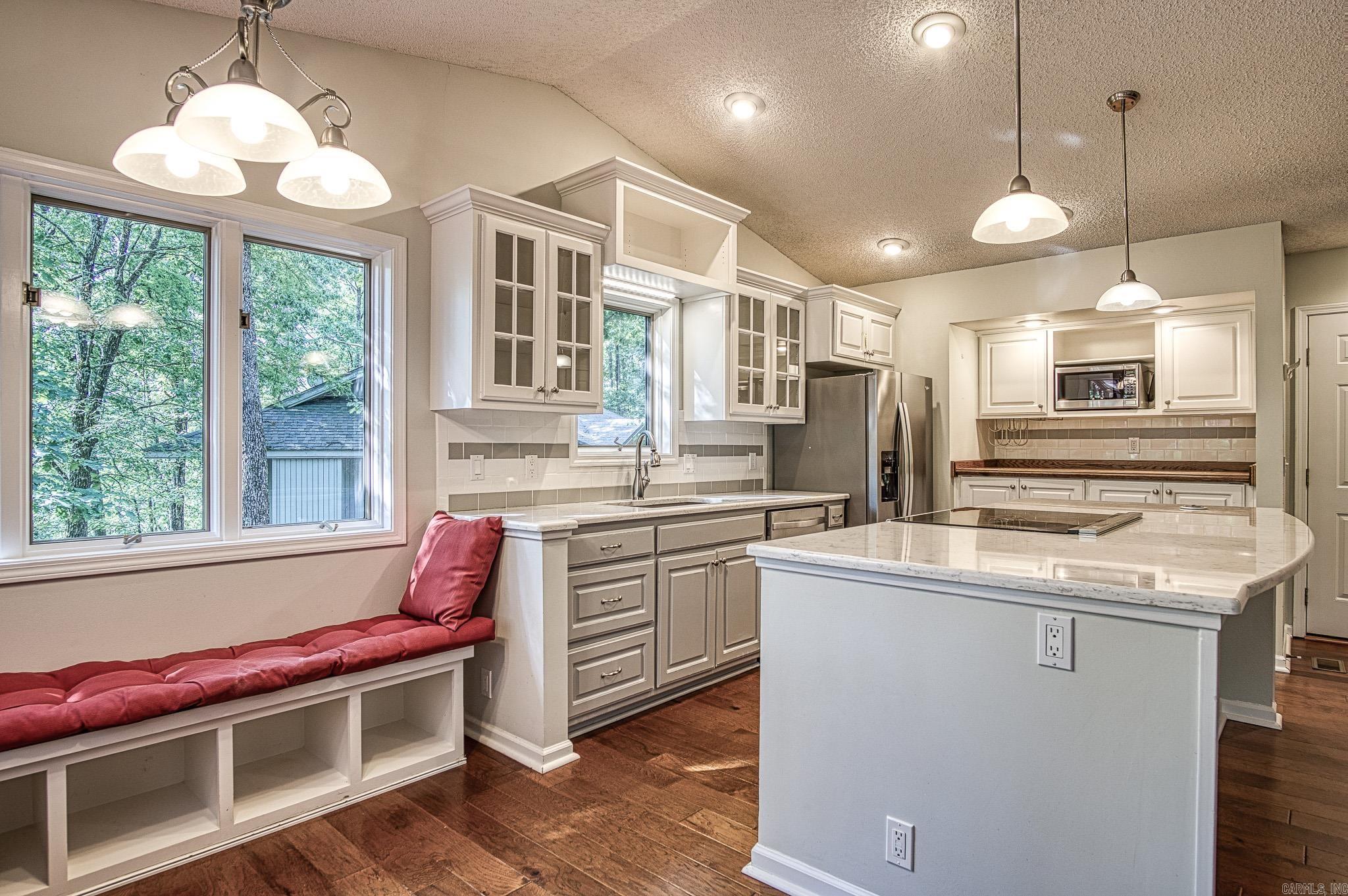 10 Alarcon Way  Hot Springs Village, AR