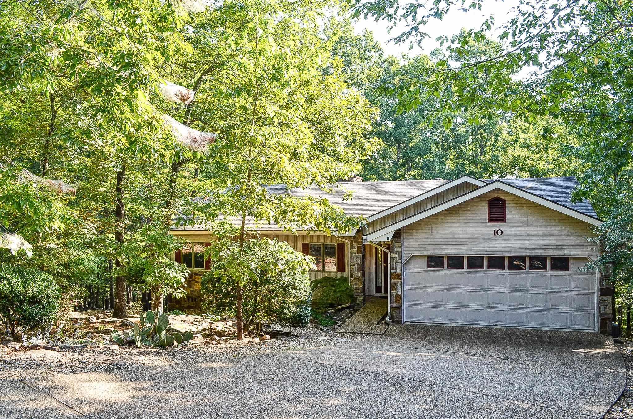 10 Alarcon Way  Hot Springs Village, AR