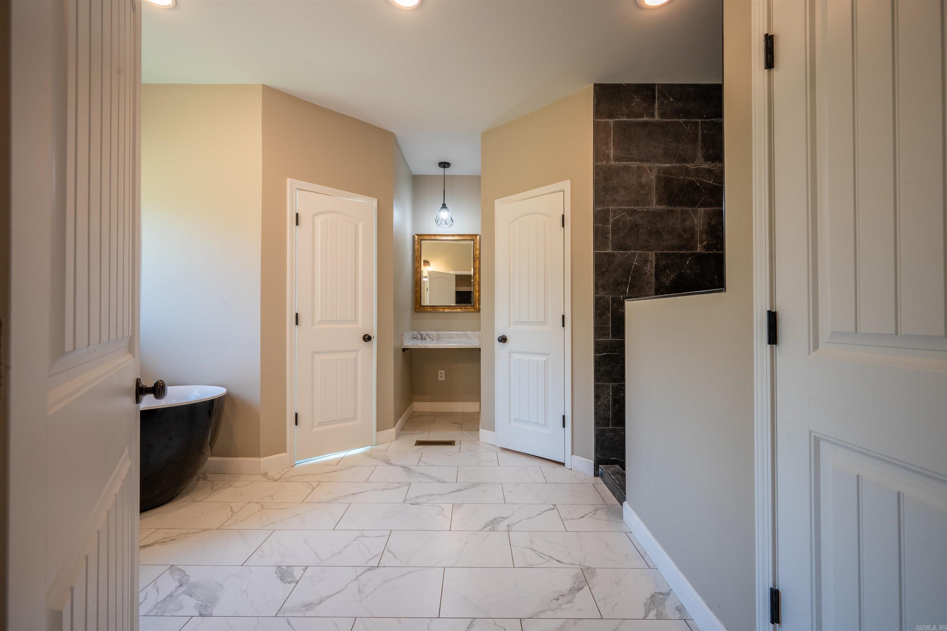 100 E Maxville  Cave City, AR