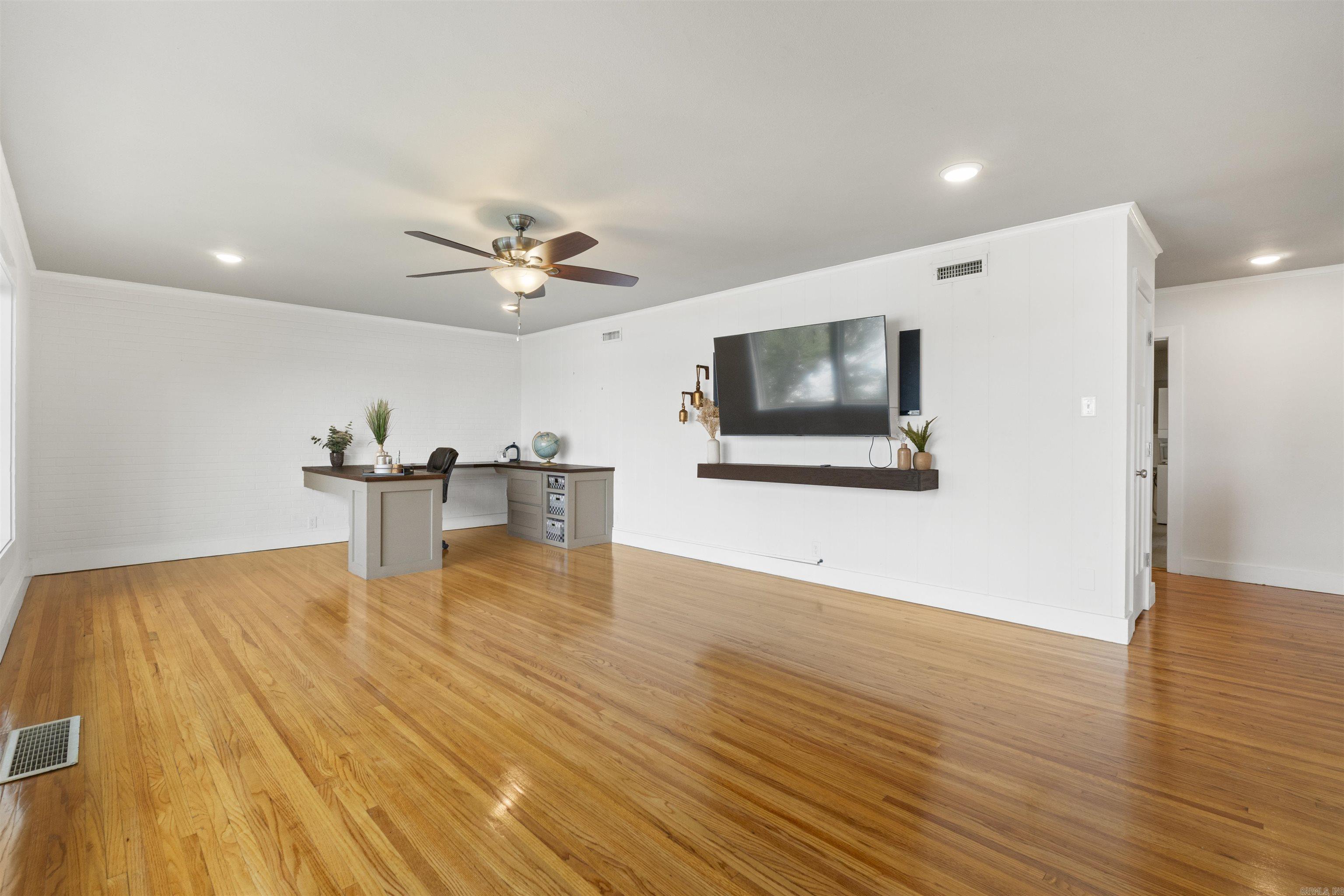 2012 Riverview Dr  Little Rock, AR