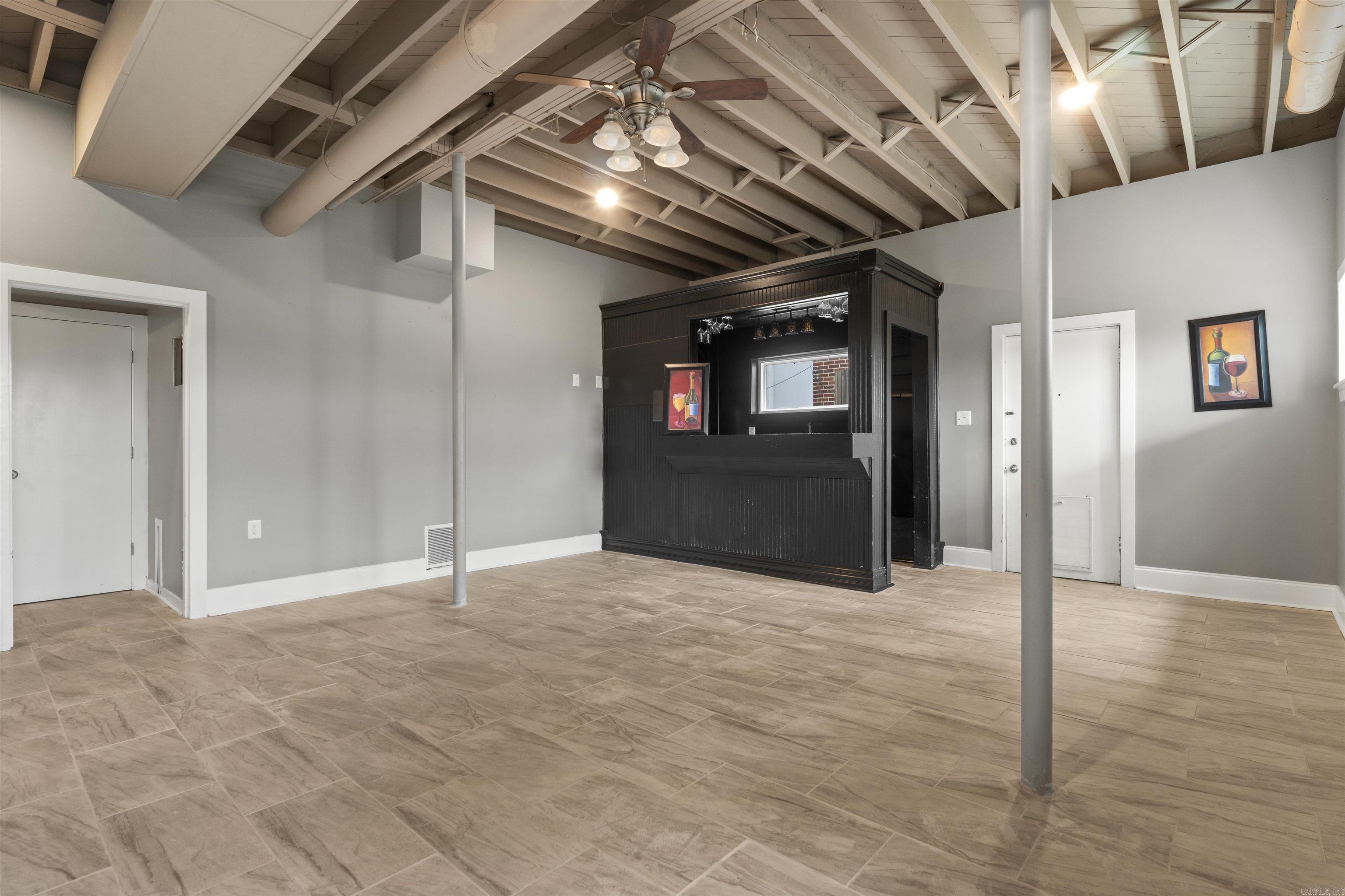 2012 Riverview Dr  Little Rock, AR