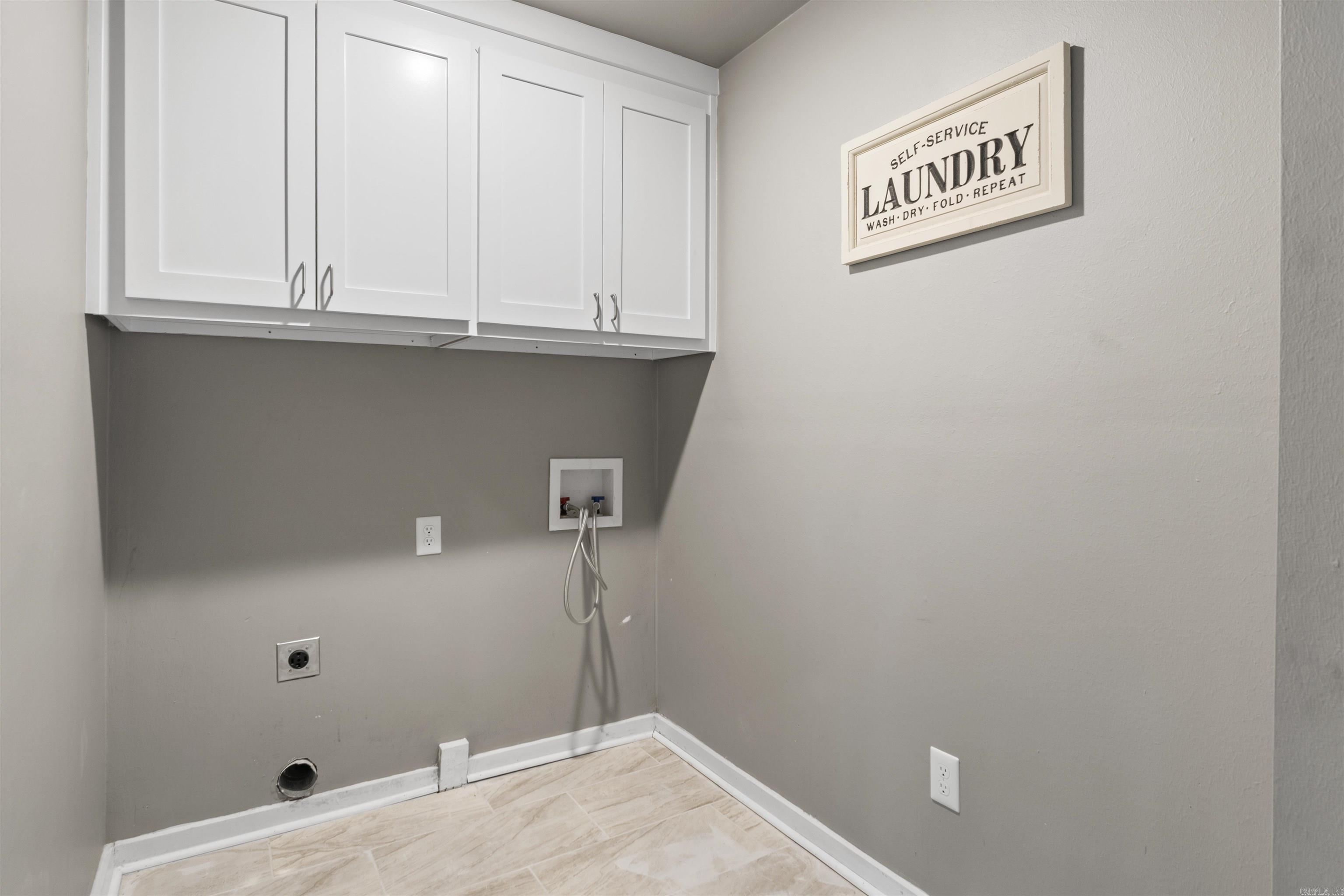 2012 Riverview Dr  Little Rock, AR