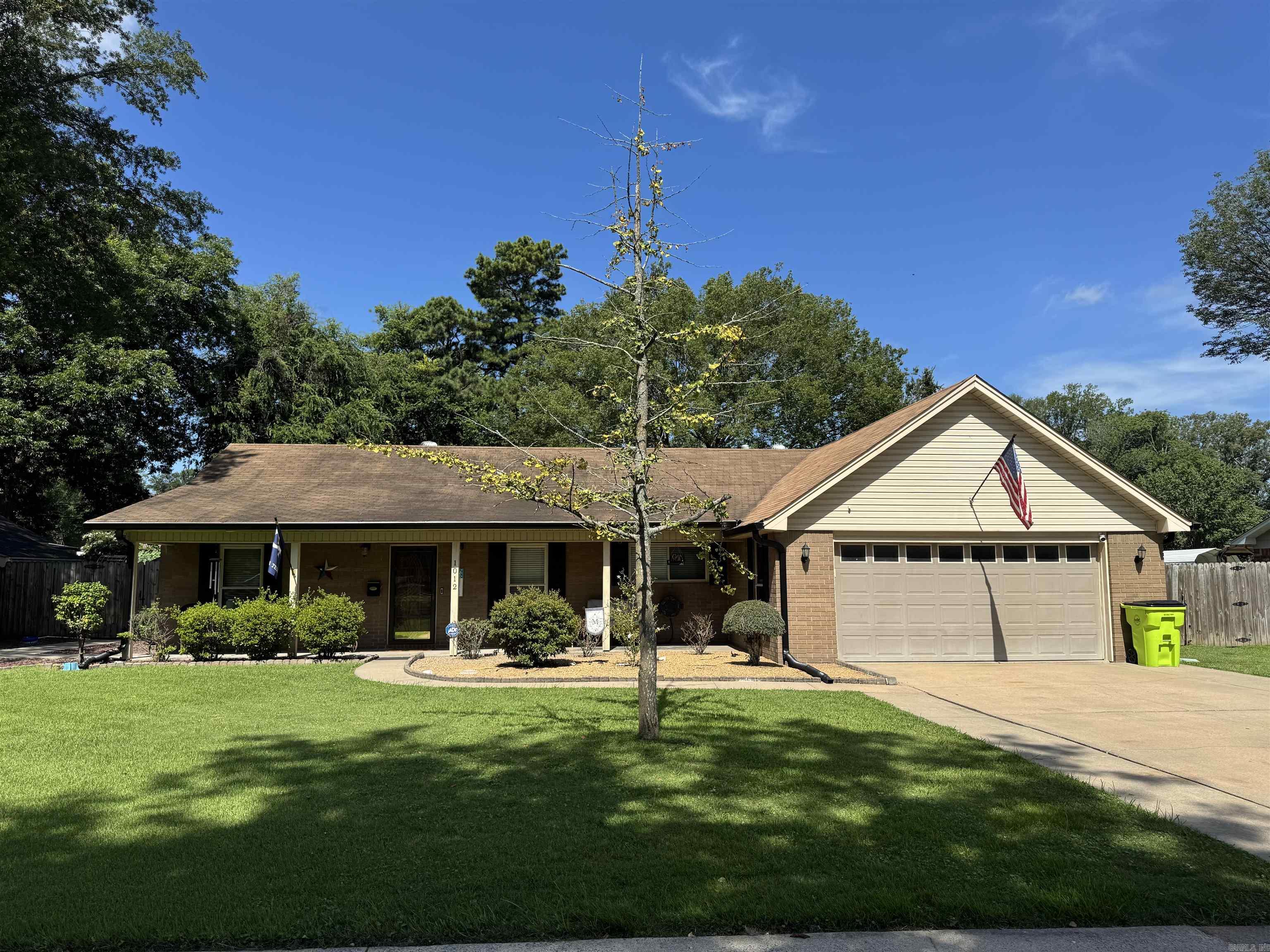 1012 S Leslie  Stuttgart, AR