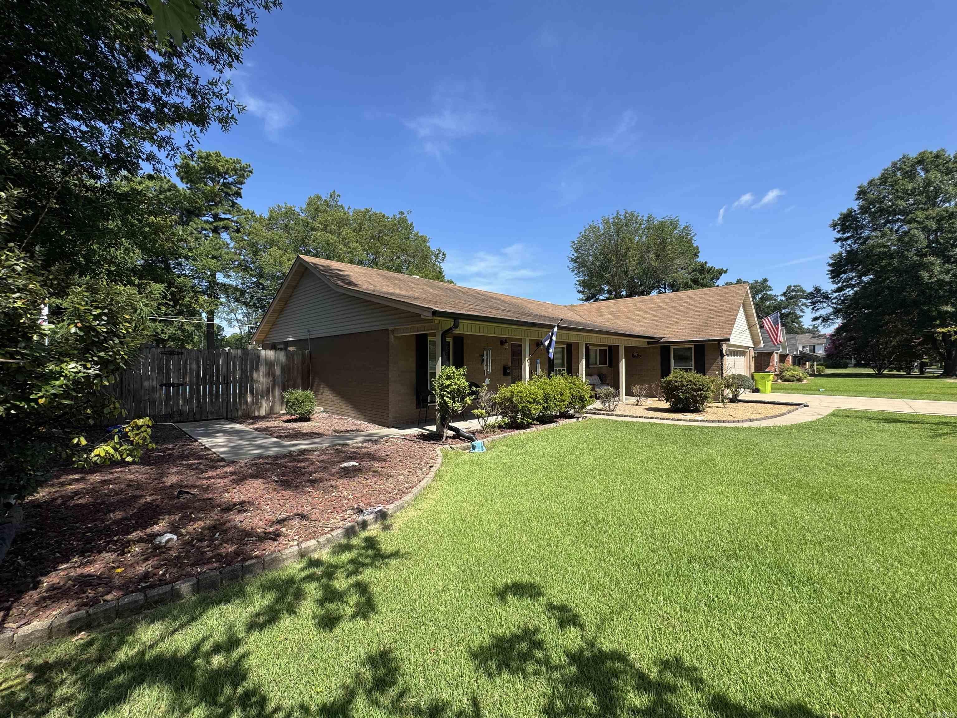 1012 S Leslie  Stuttgart, AR