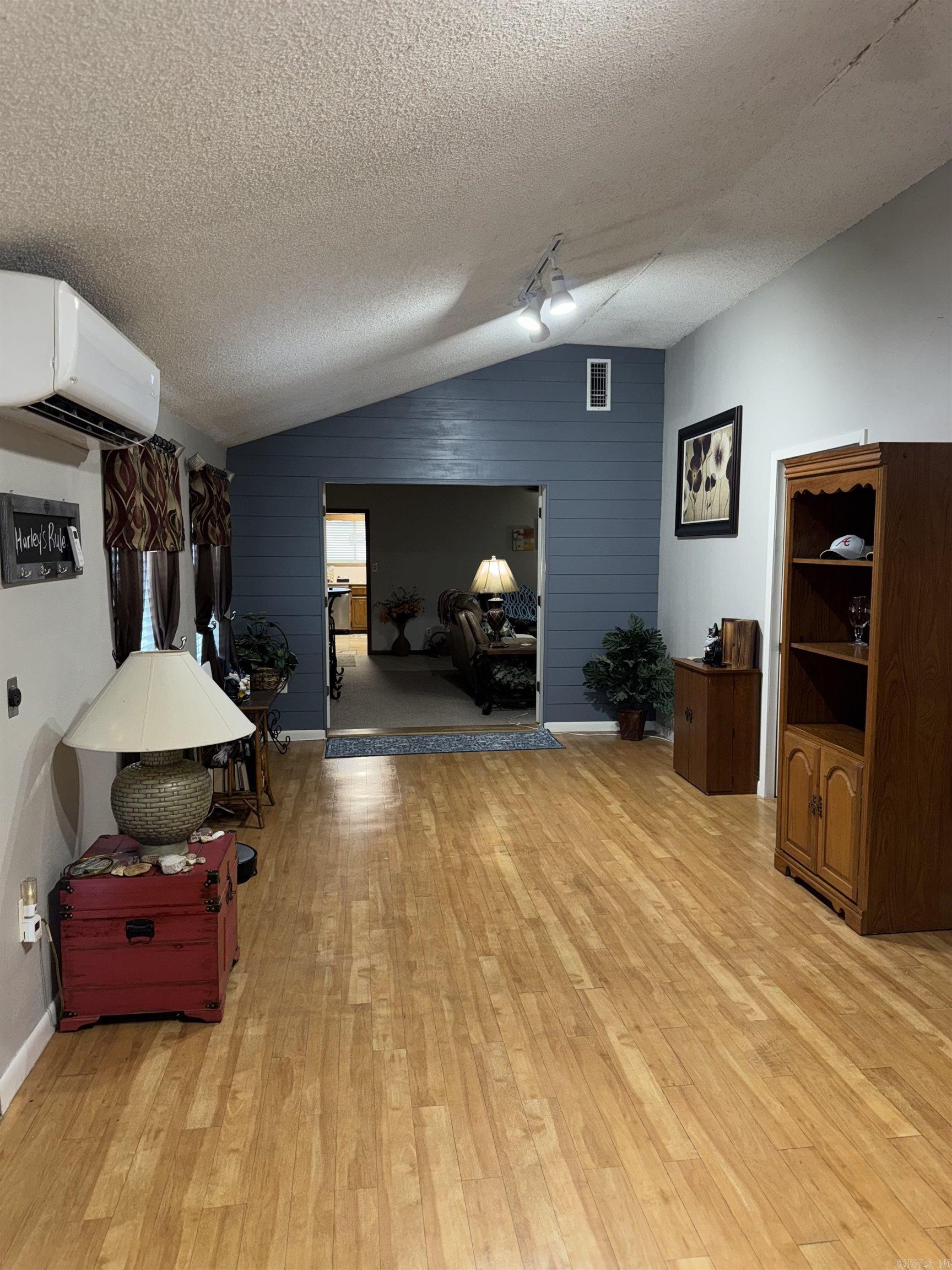 1012 S Leslie  Stuttgart, AR