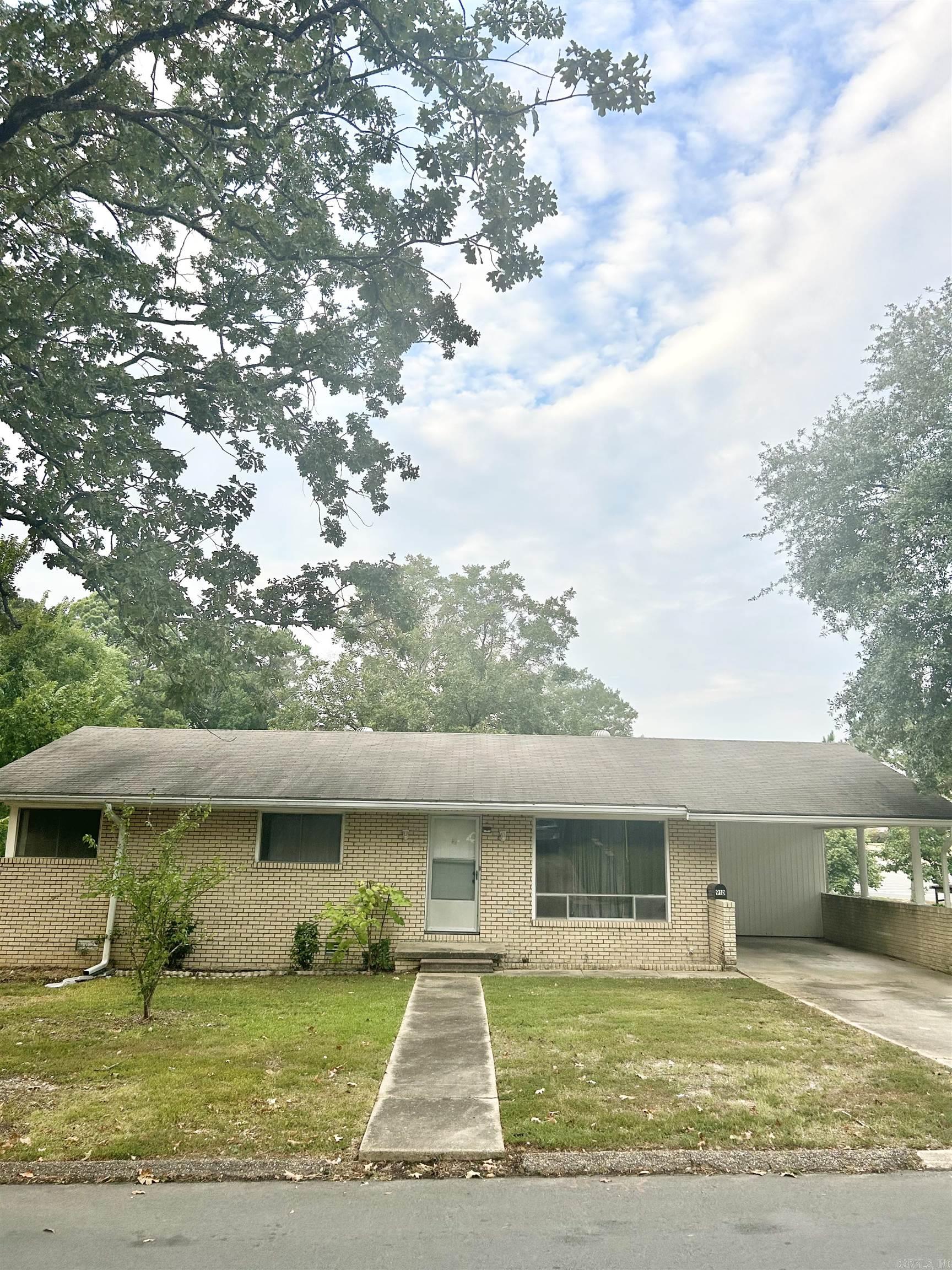 910 W 8Th St  El Dorado, AR