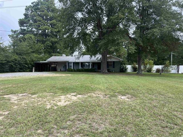 201 E Wiley  Star City, AR