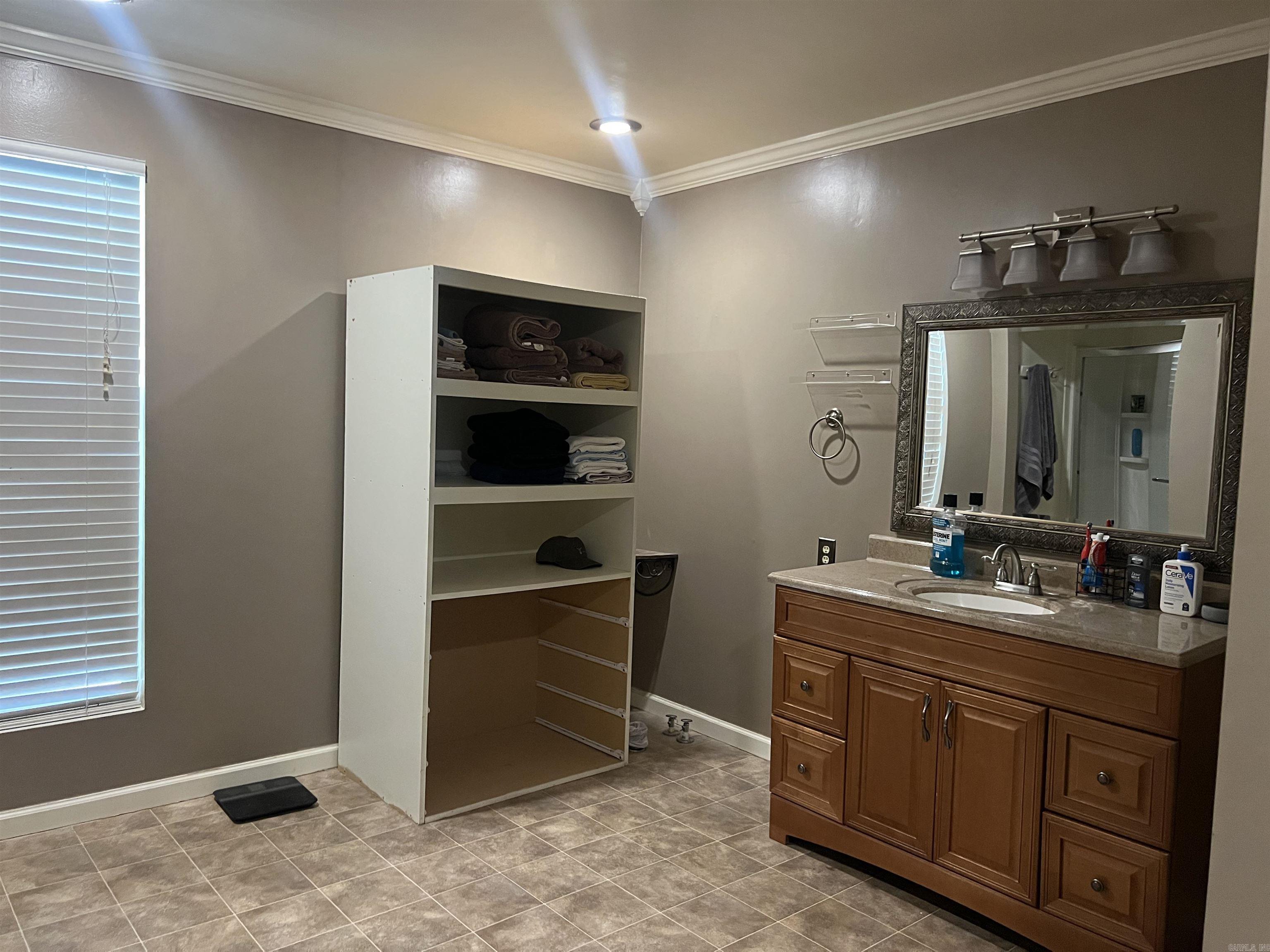 201 E Wiley  Star City, AR